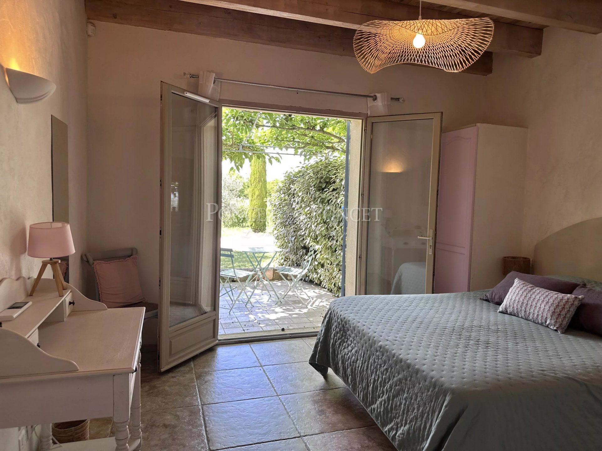 6 Bedroom Vineyard's Image 13