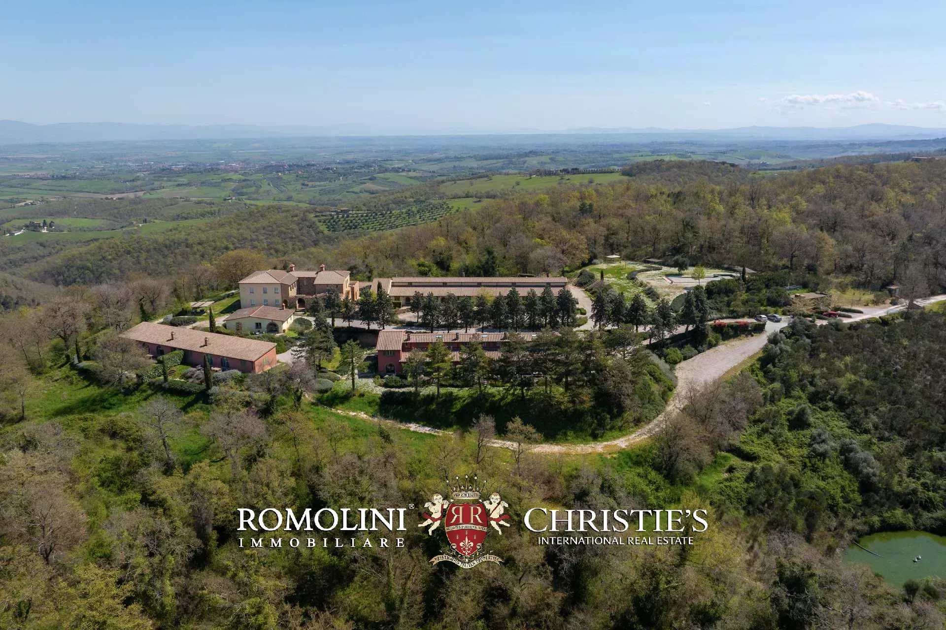 LUXUSANLAGE MIT 19 WOHNUNGEN IN DER TOSKANA, VAL D'ORCIA