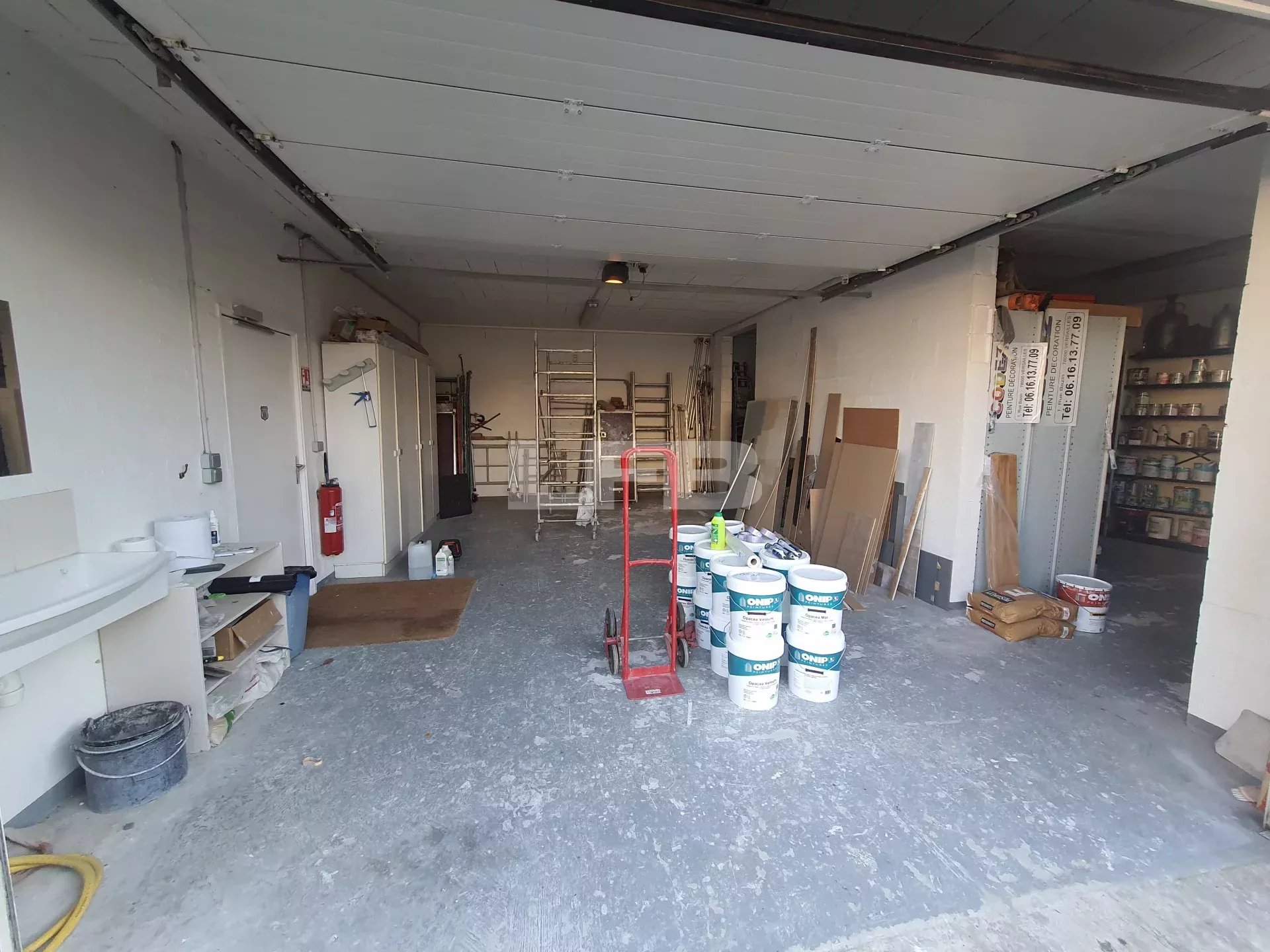 BÂTIMENT PROFESSIONNEL SUR CHAMBLY - Photo 2