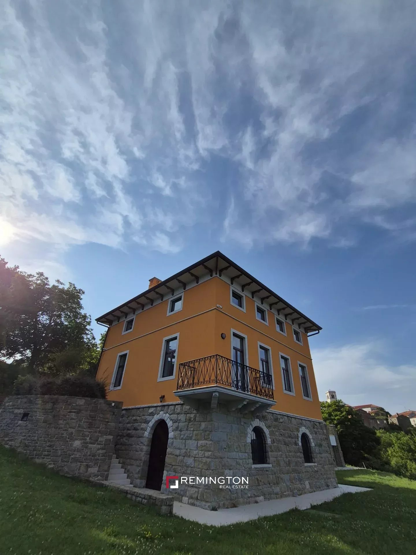 6 Bedroom Villa/Townhouse's Image 20