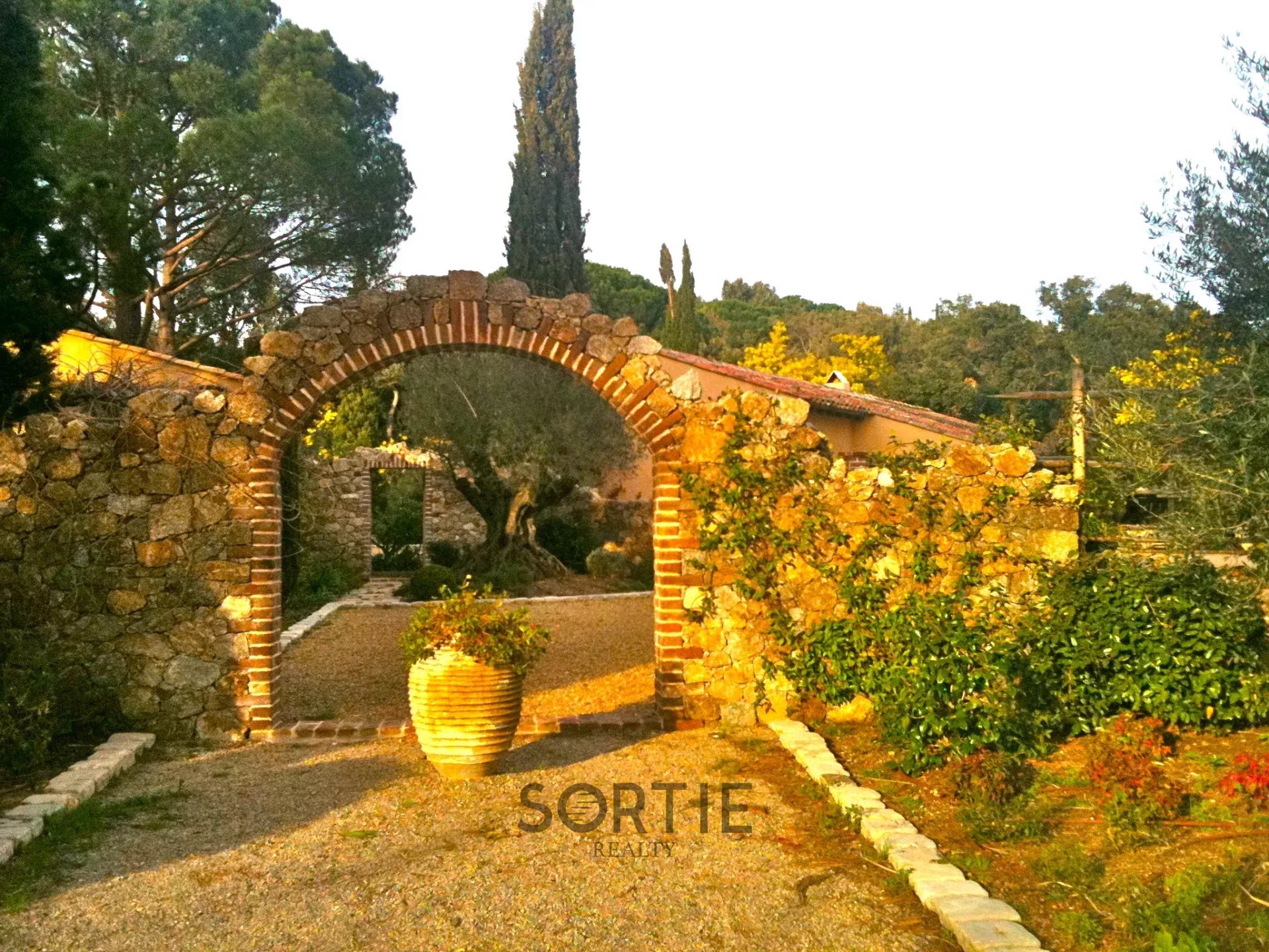 Agence immobilière de Sortie Realty