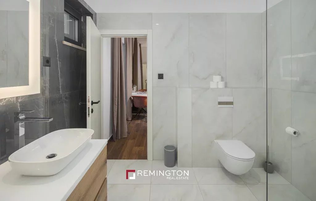 4 Bedroom Villa/Townhouse's Image 12