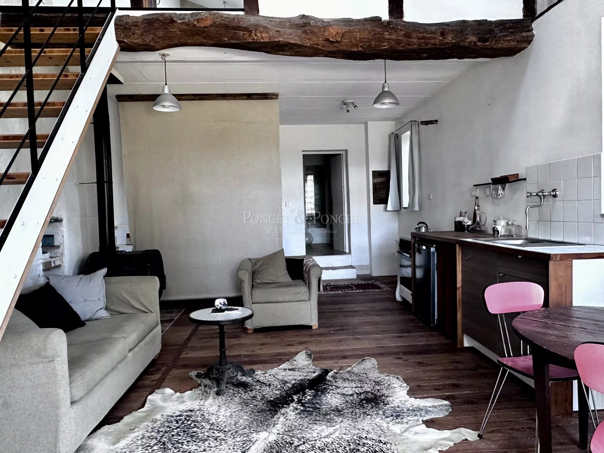 7 Bedroom Villa/Townhouse's Image 20