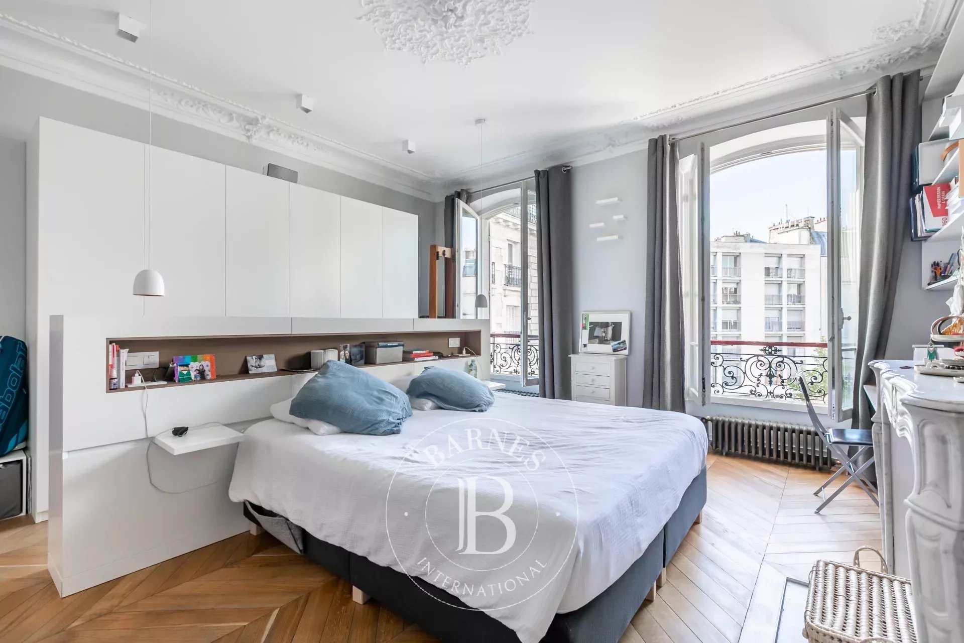 Sole agent: Paris 17 - Ternes Marché Lebon - 4-bedroom apartment - picture 7