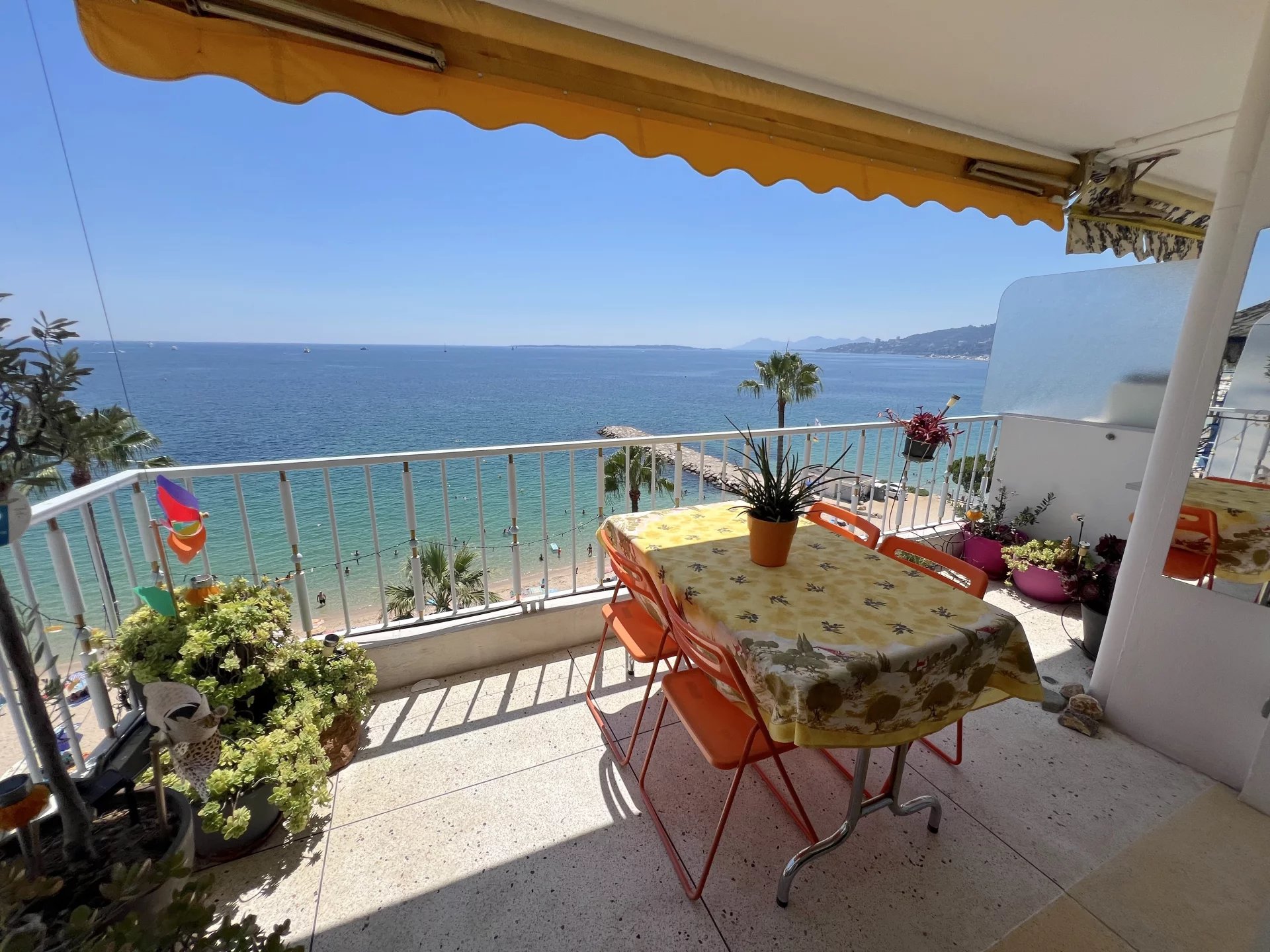 JUAN LES PINS - FRONT DE MER
