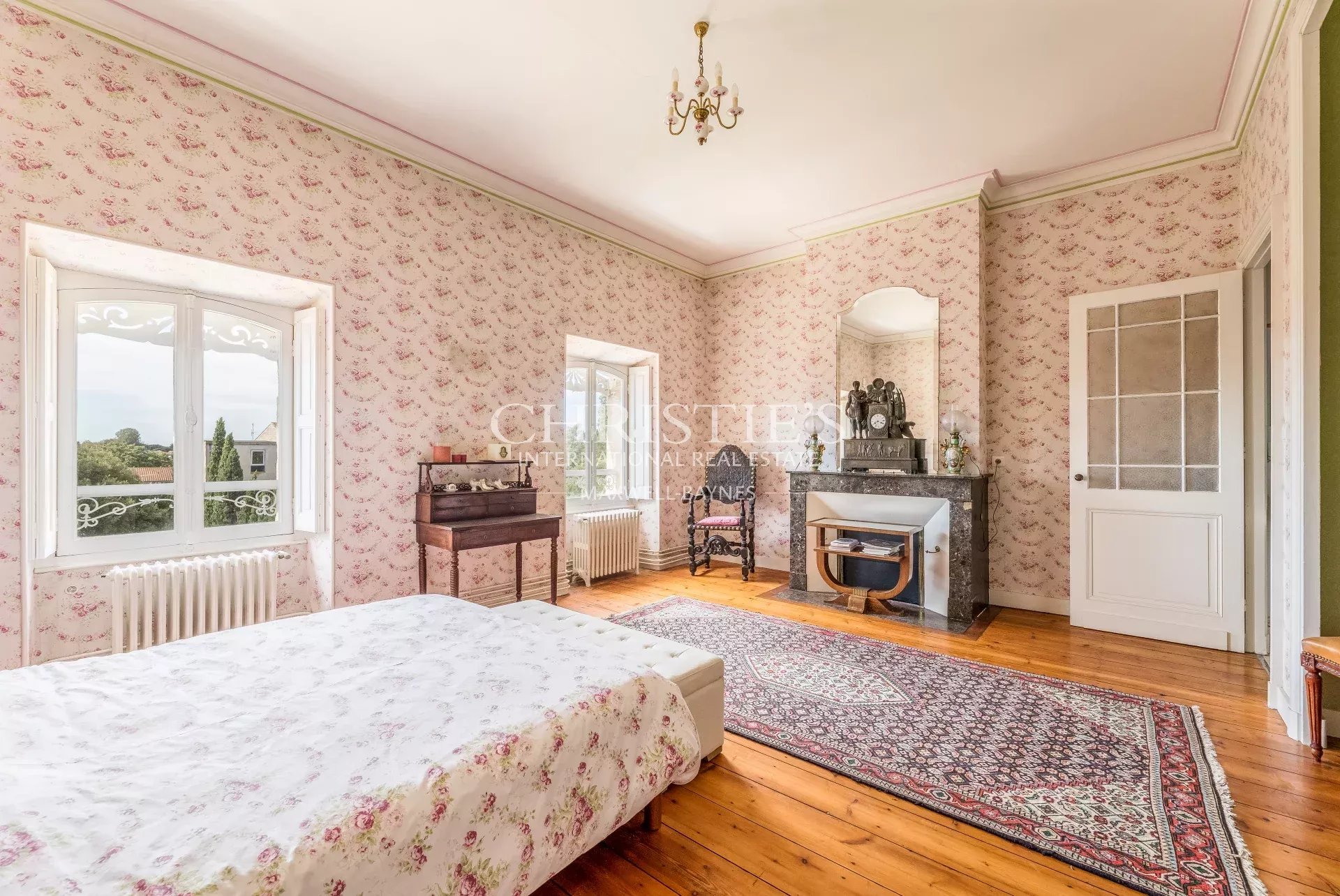 11 Bedroom Villa/Townhouse's Image 18