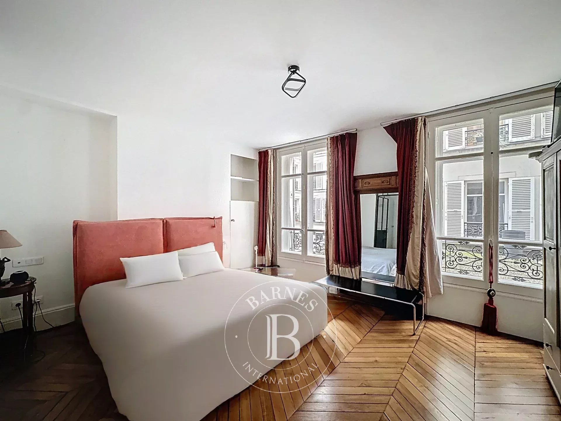 Daire Paris 8ème - picture 5