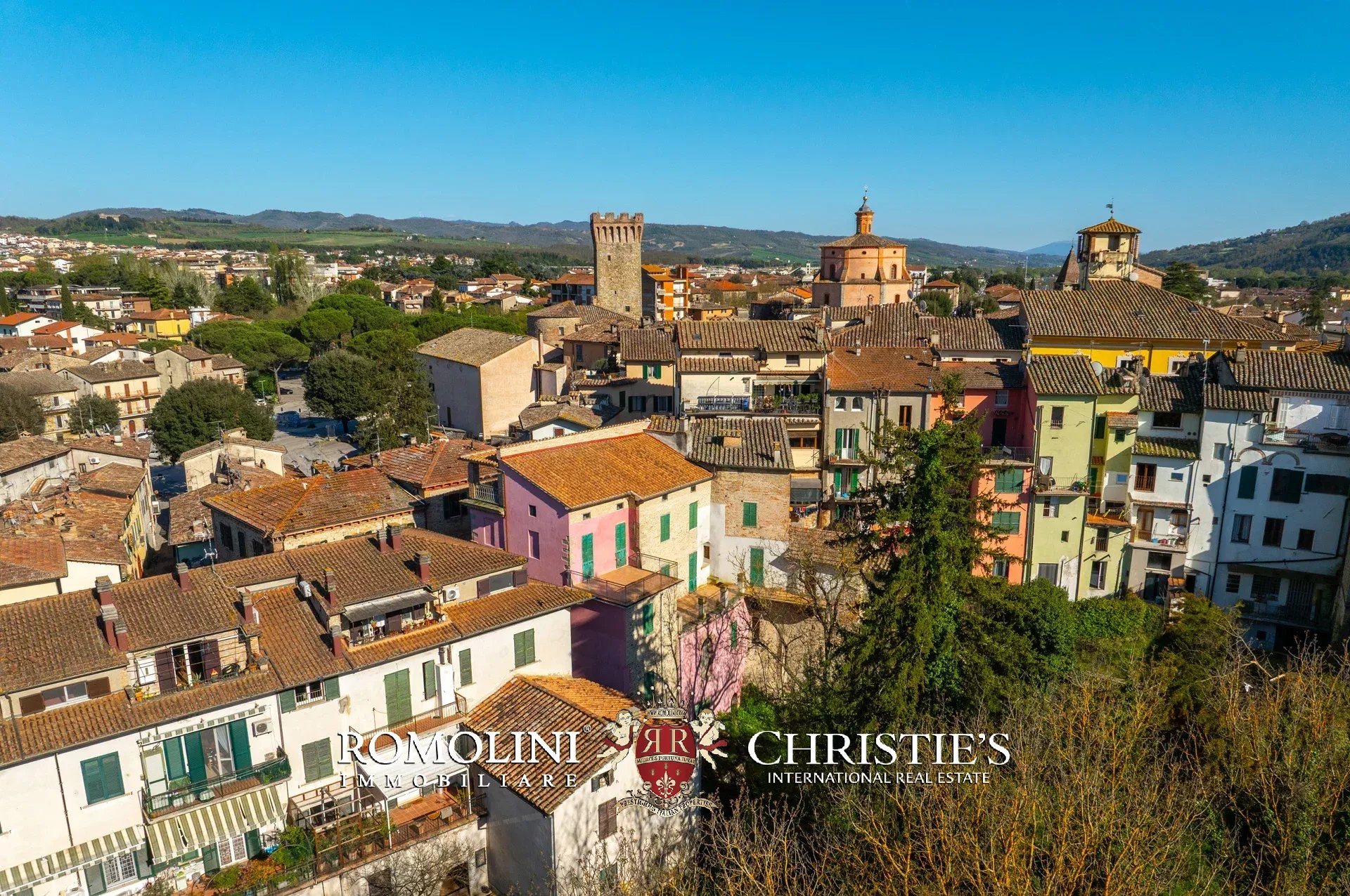  ELEGANT HISTORIC PROPERTY WITH TERRACES AND GARDEN FOR SALE IN UMBERTIDE