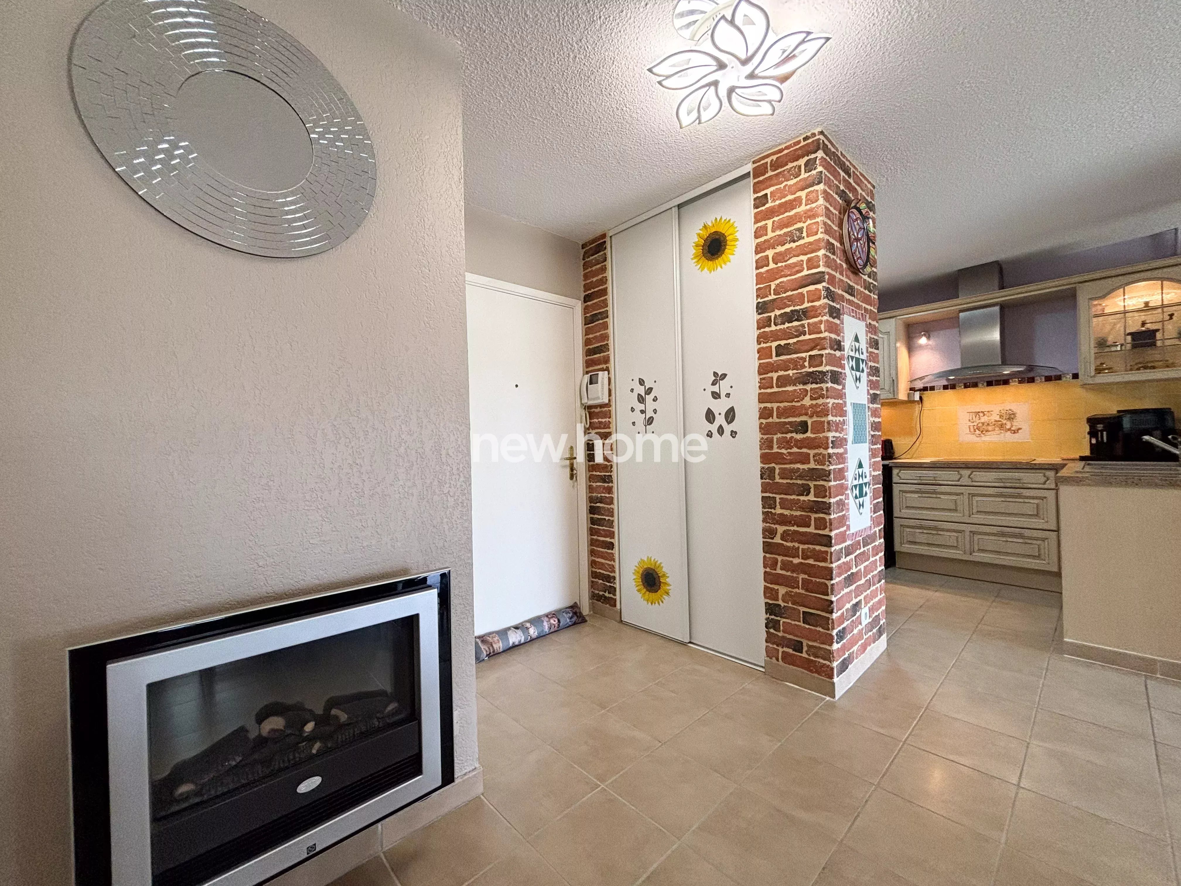 BEL APPARTEMENT EN DUPLEX AVEC TERRASSE