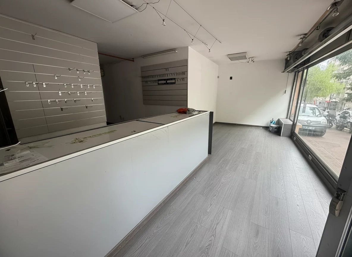 Sale Retail space Antibes