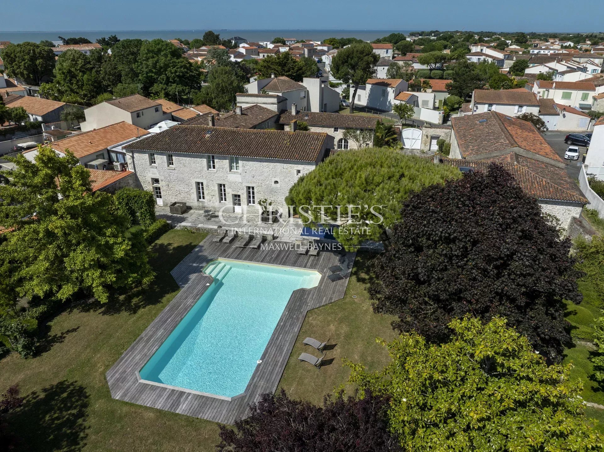 10 Bedroom Villa/Townhouse's Image 31