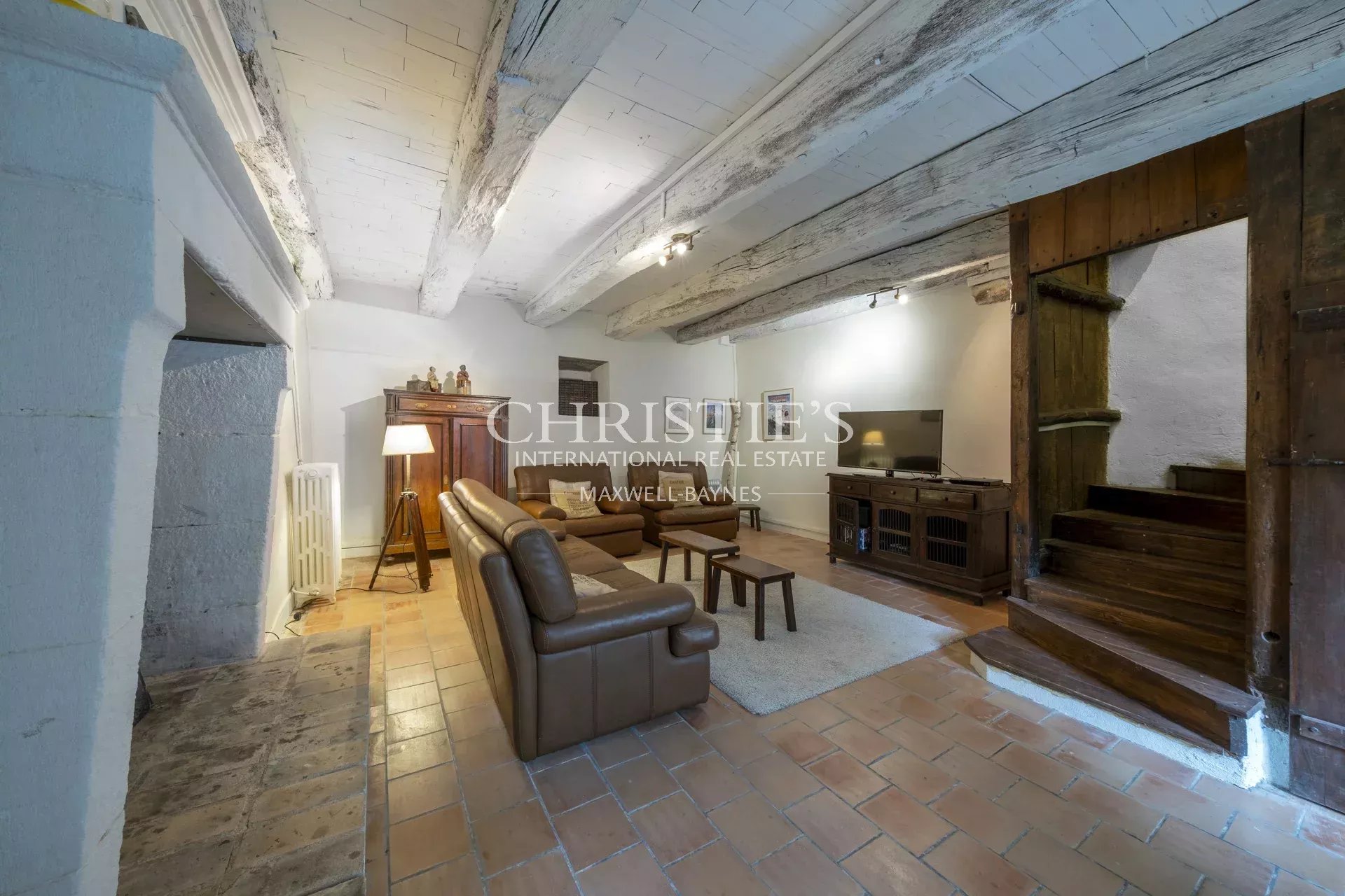 6 Bedroom Villa/Townhouse's Image 13