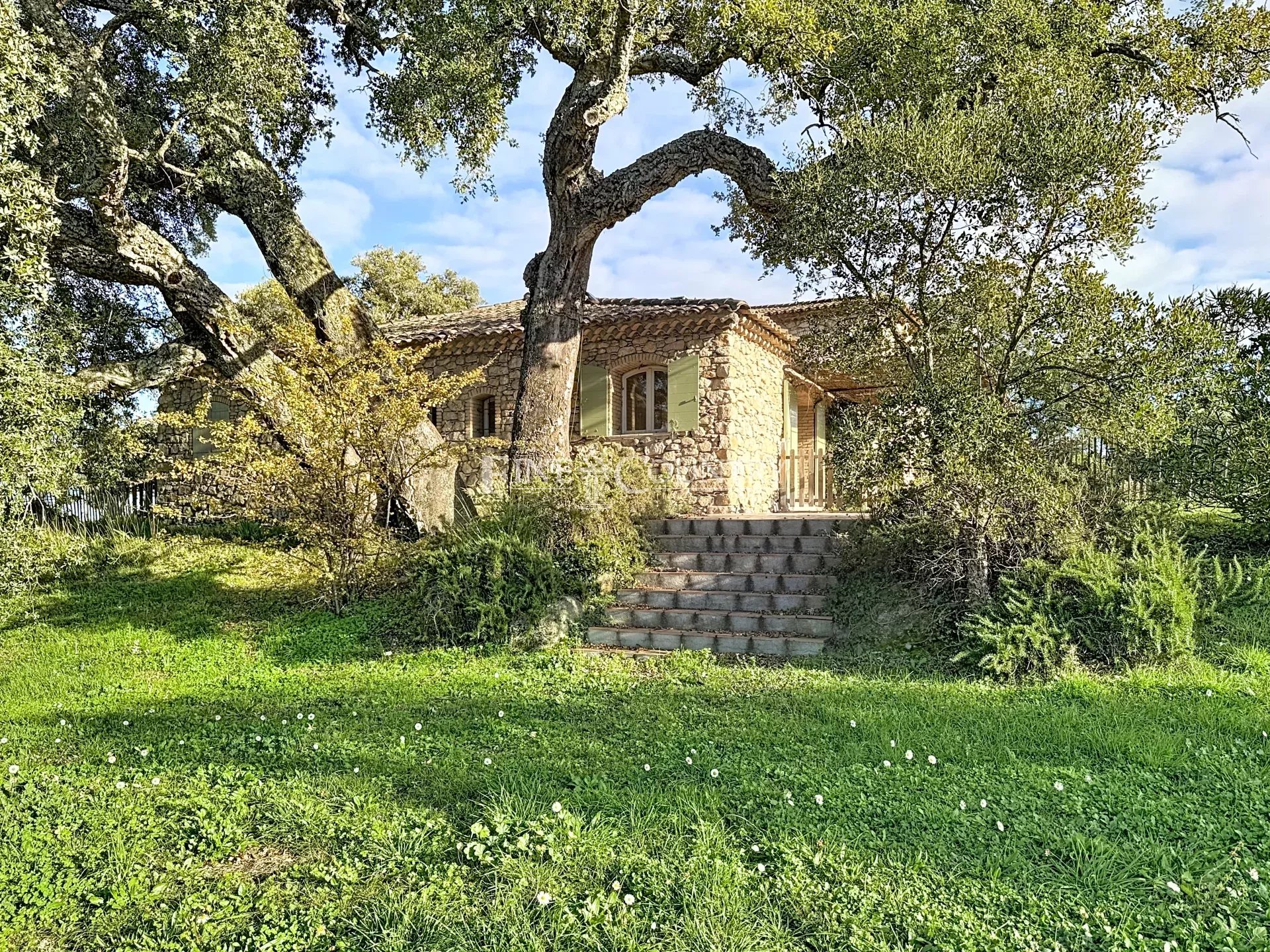 Photo of Villa for sale in Roquebrune-sur-Argens