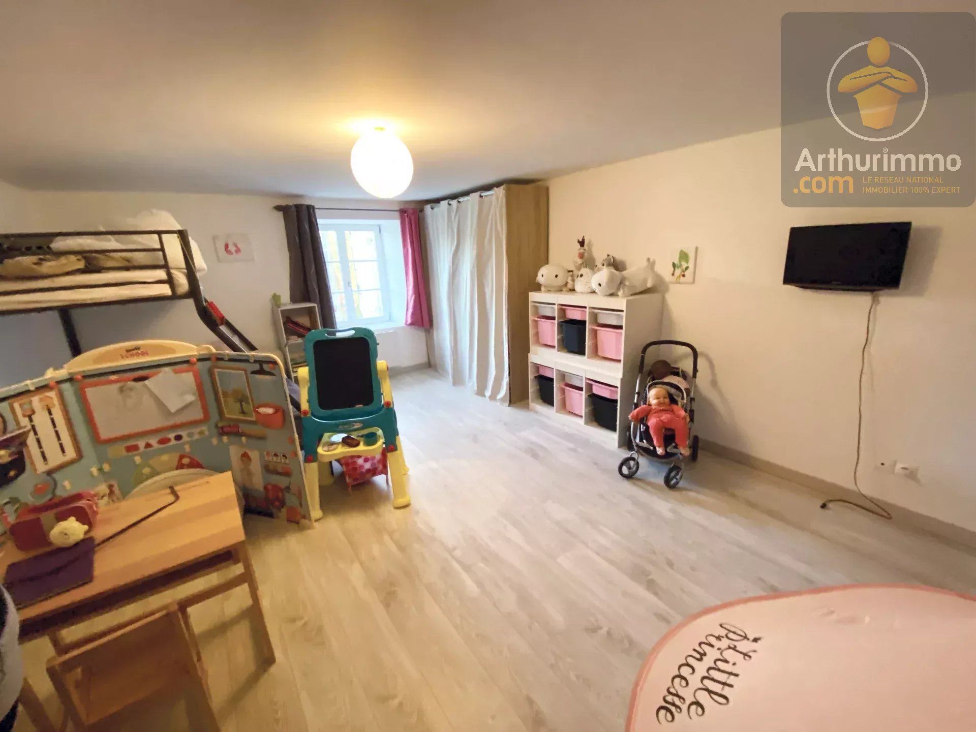 Charmante Maison Familiale de 150 m² rénovée avec goût avec jardin au calme — photo 7