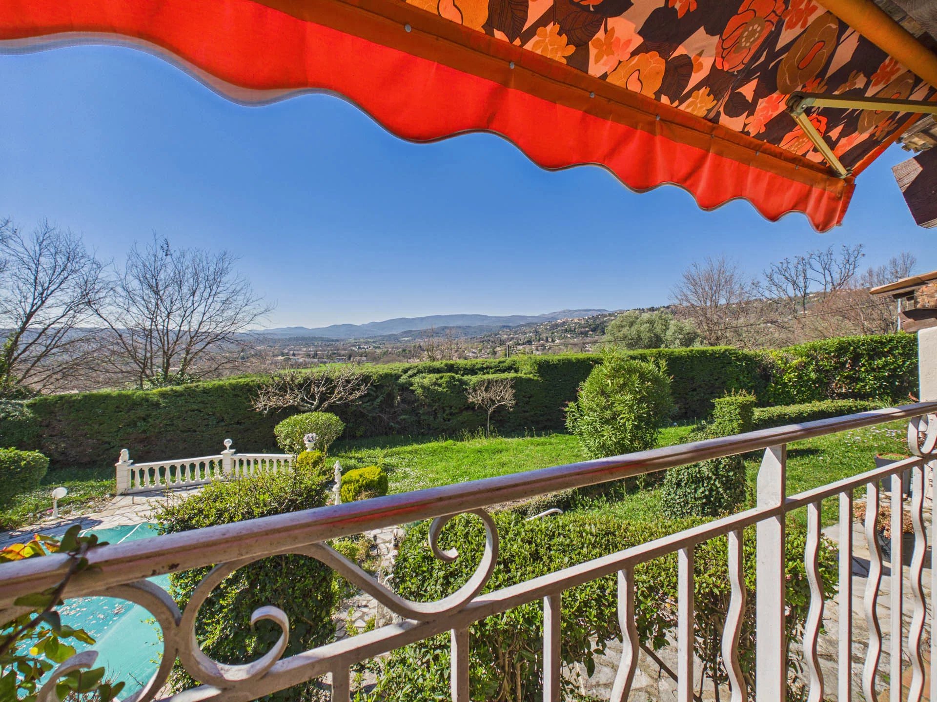 Villa to renovate with pool and view  - Montauroux