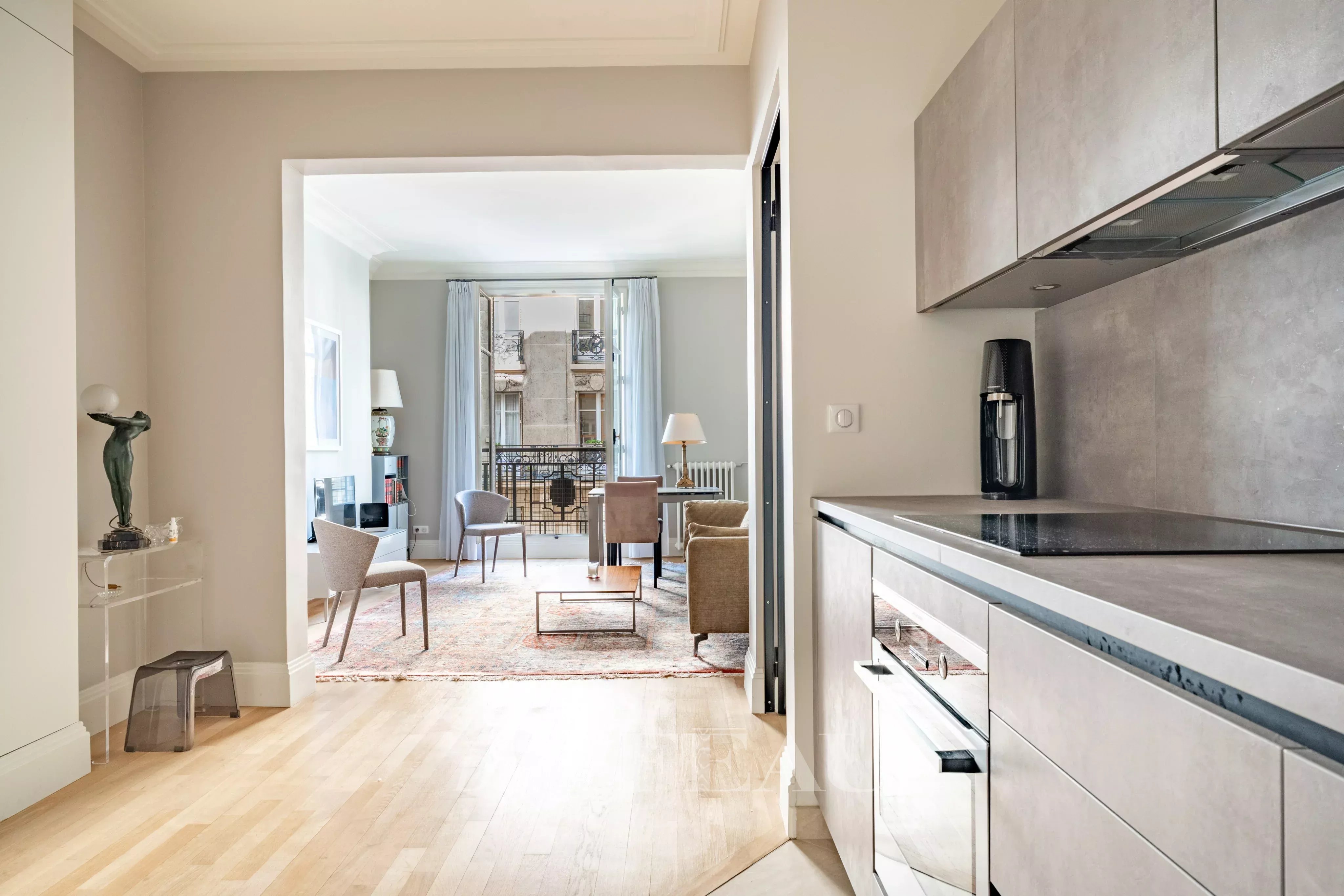 Sale Apartment Paris 16th