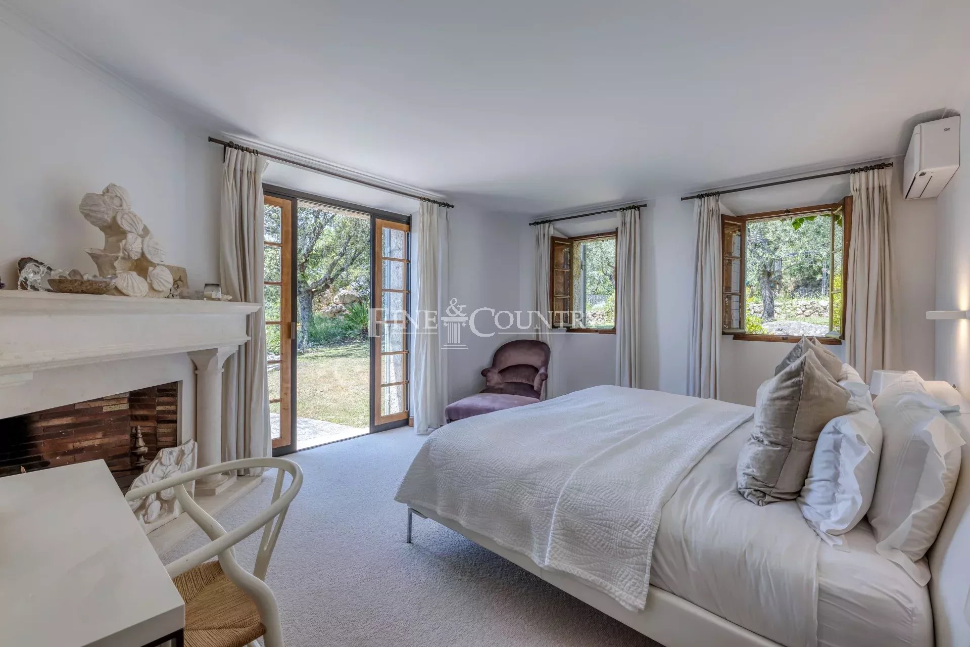 Photo of Estate for sale in Saint-Cezaire-sur-Siagne