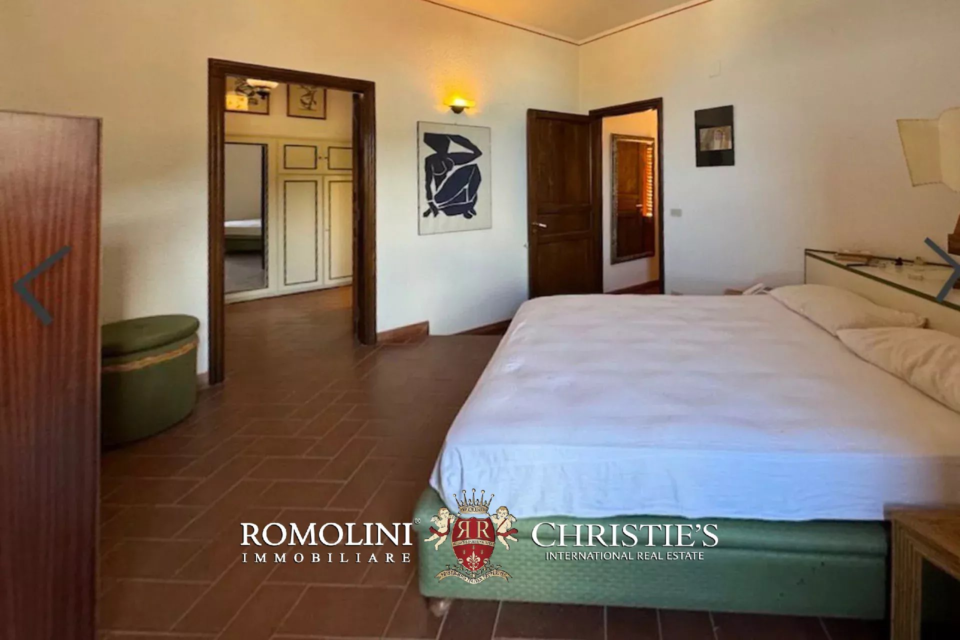 6 Bedroom Villa/Townhouse's Image 17