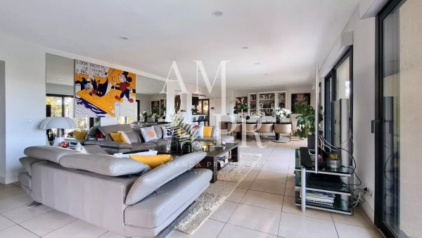 Modern 6-Bedroom Family Villa with Sea View in Cannes | Héritage Estates — photo 6