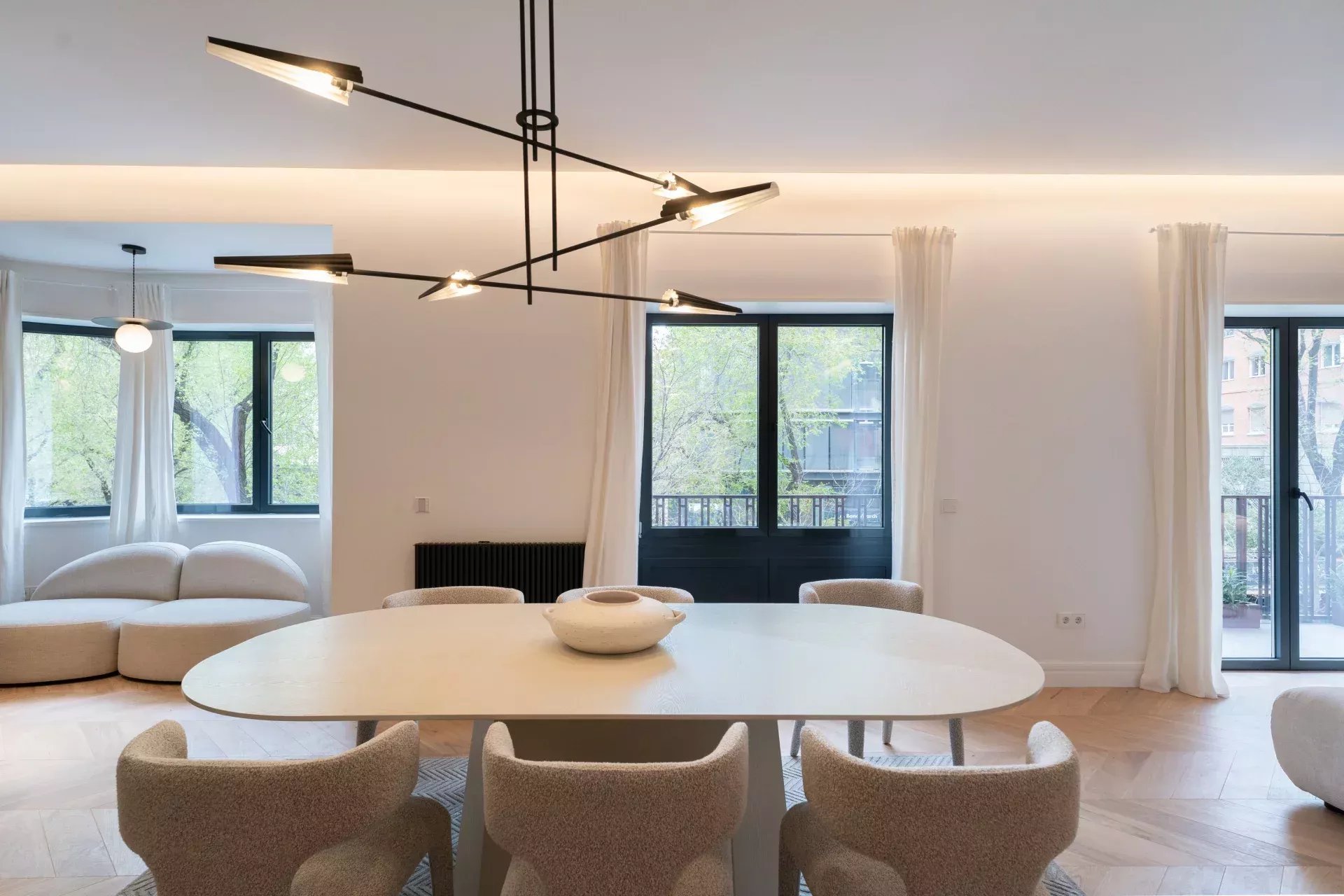 Brand New Exclusive Luxury Property on the Golden Mile - picture 8