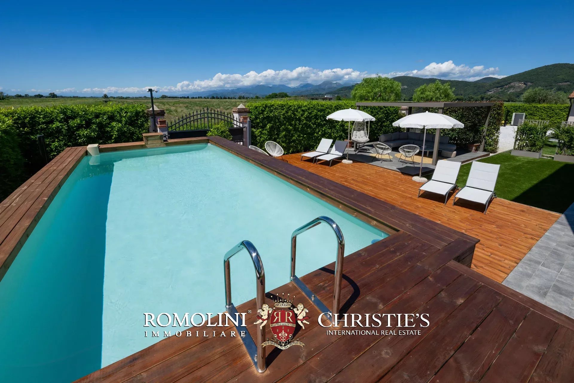 6 Bedroom Villa/Townhouse's Image 19