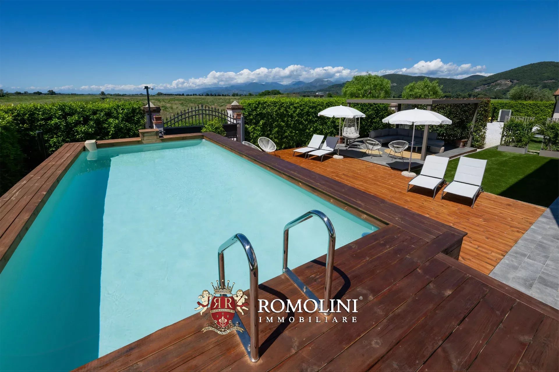 ECO-FRIENDLY VILLA FOR SALE NOT FAR FROM THE SEA, PISA, TUSCANY