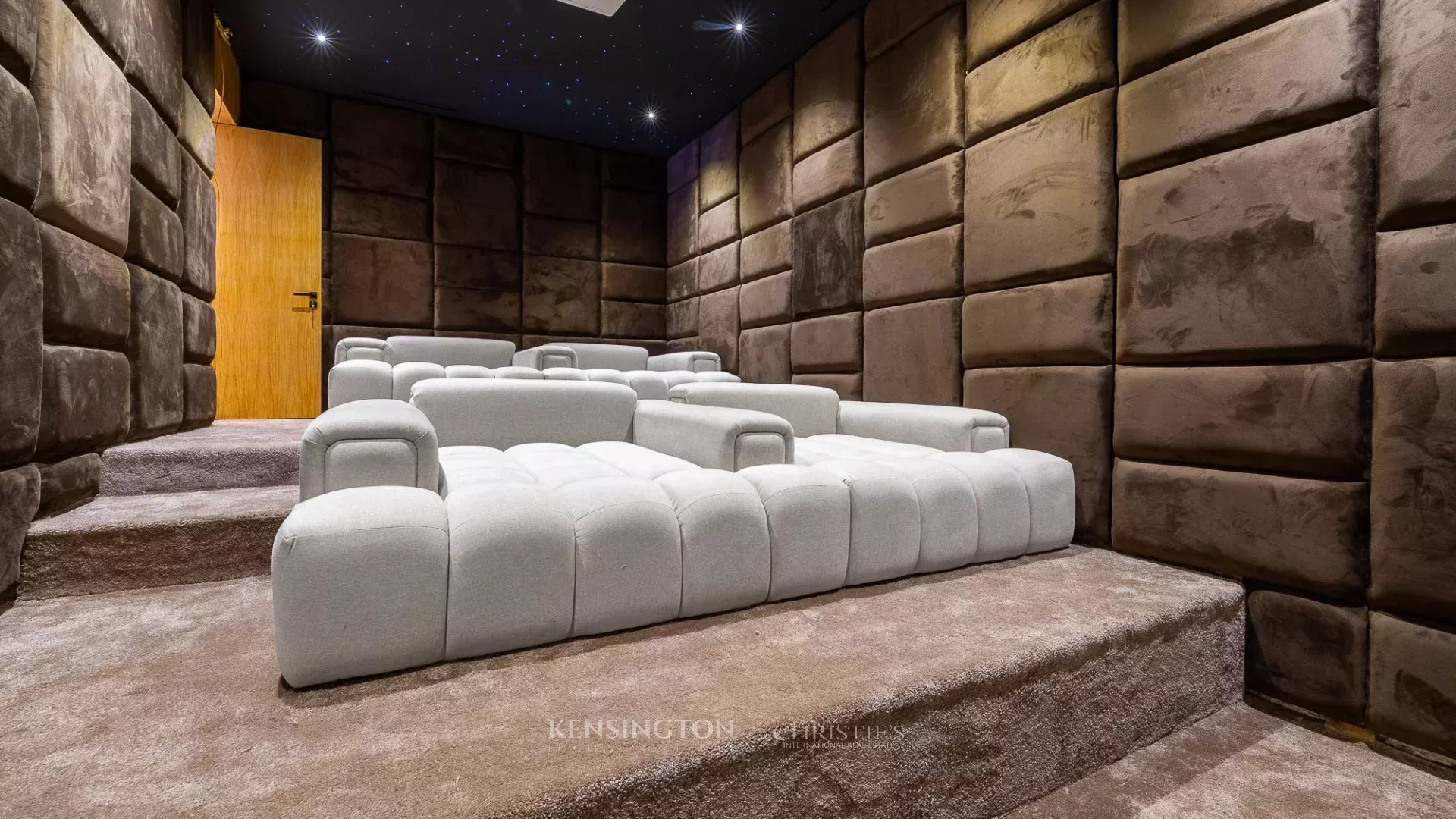 4 Bedroom Villa/Townhouse's Image 7