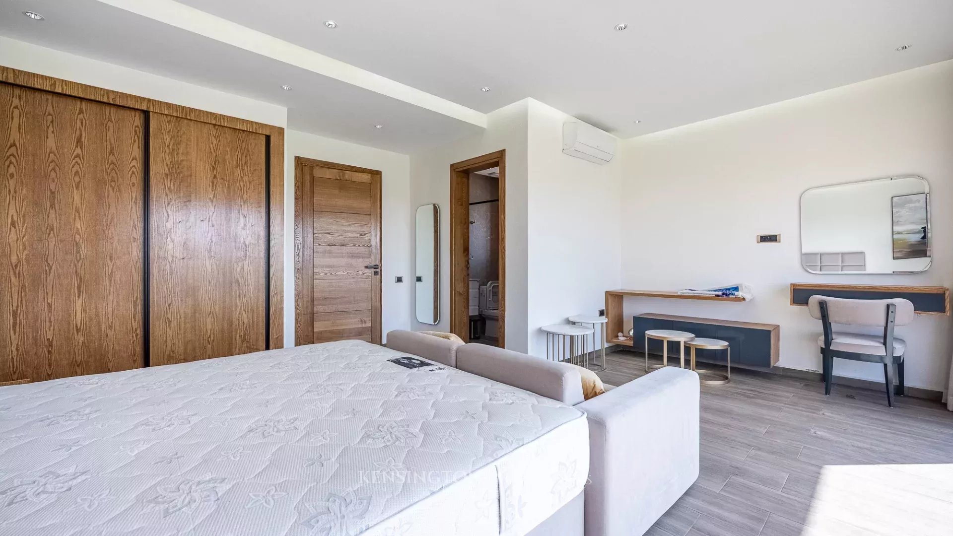 6 Bedroom Villa/Townhouse's Image 22
