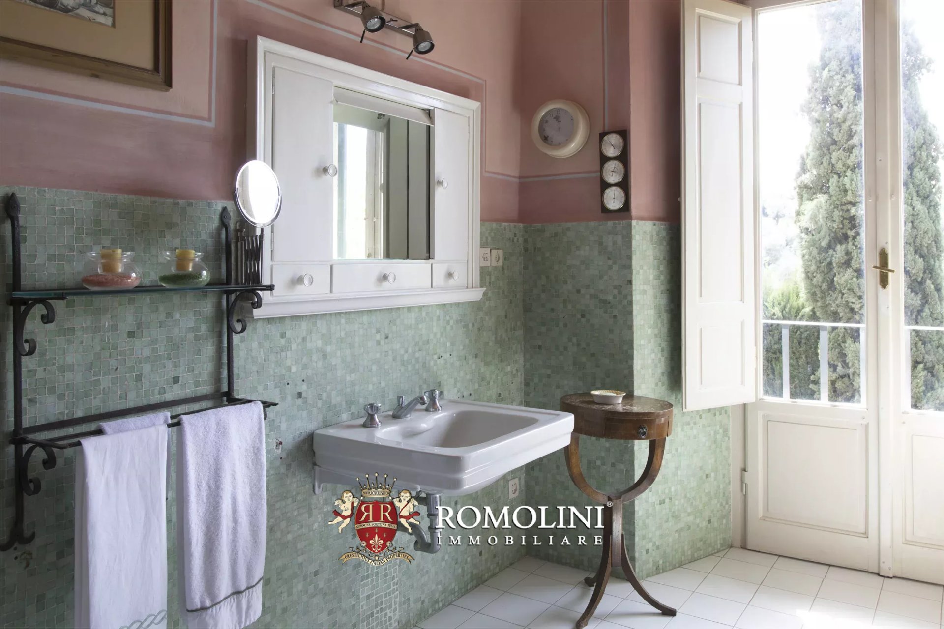 7 Bedroom Villa/Townhouse's Image 35