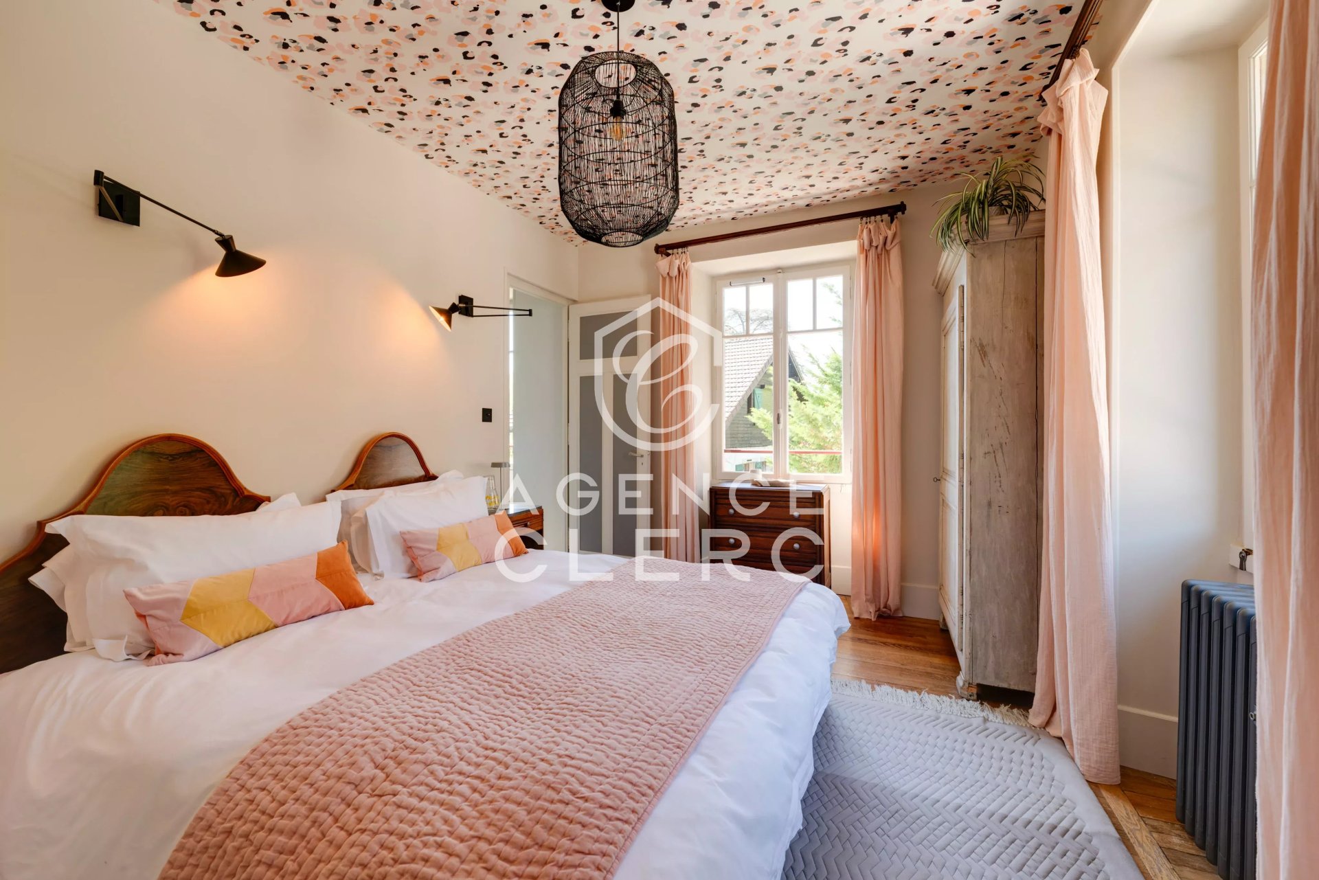 10 Bedroom Villa/Townhouse's Image 14