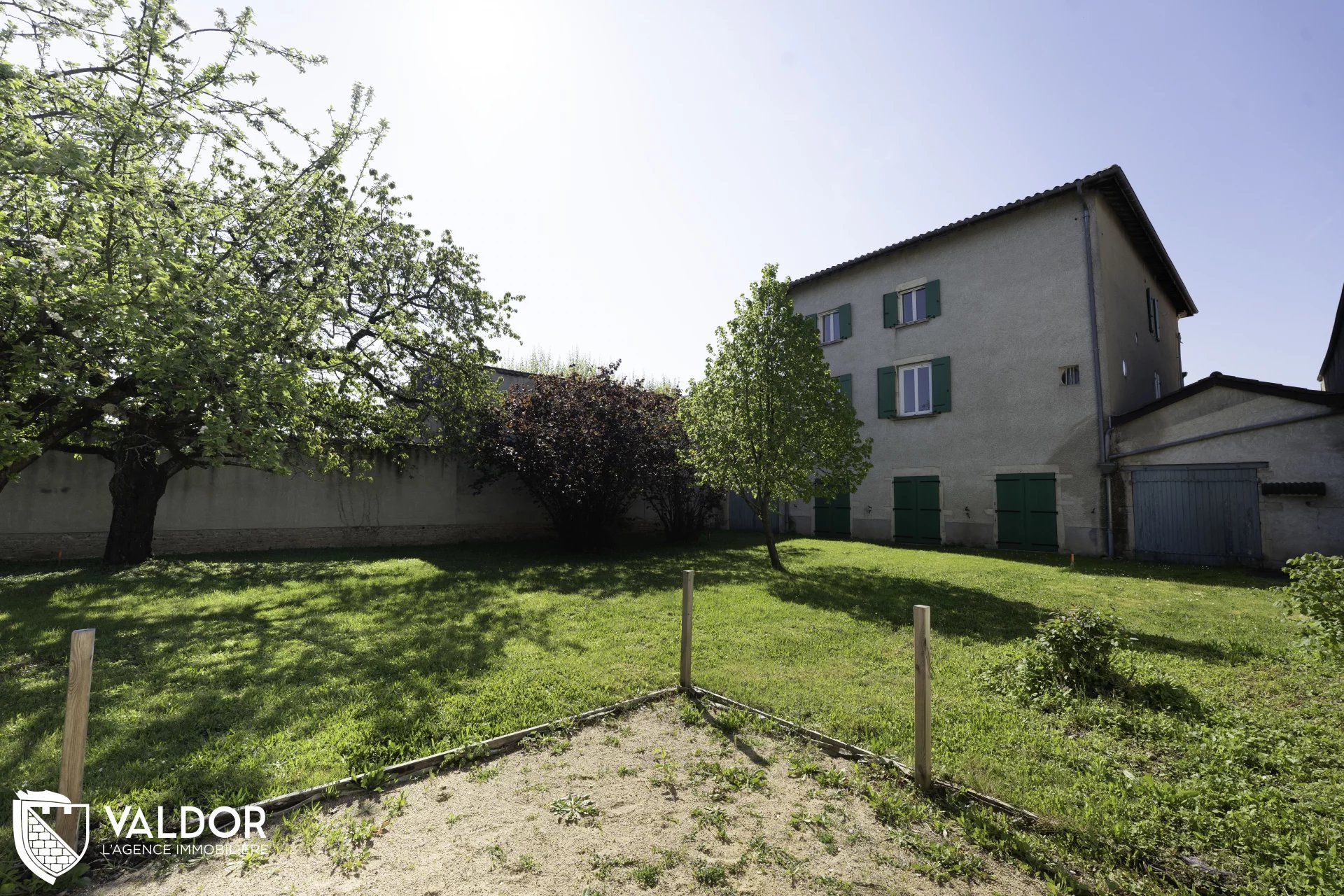 Grand  appartement, avec atelier et jardin