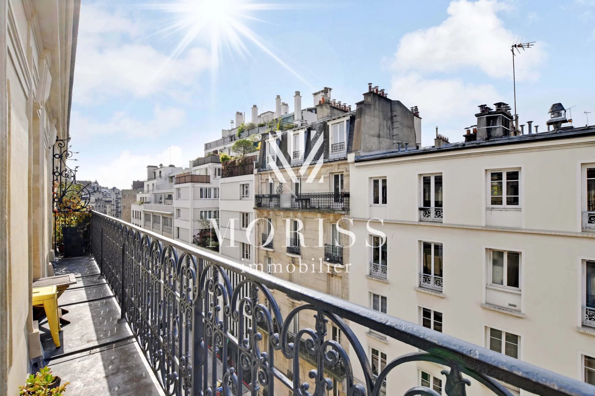 2 PIÈCES + BALCON / ÉTAGE ÉLEVÉ / RUE DES CLOYS / 75018 - Image 1
