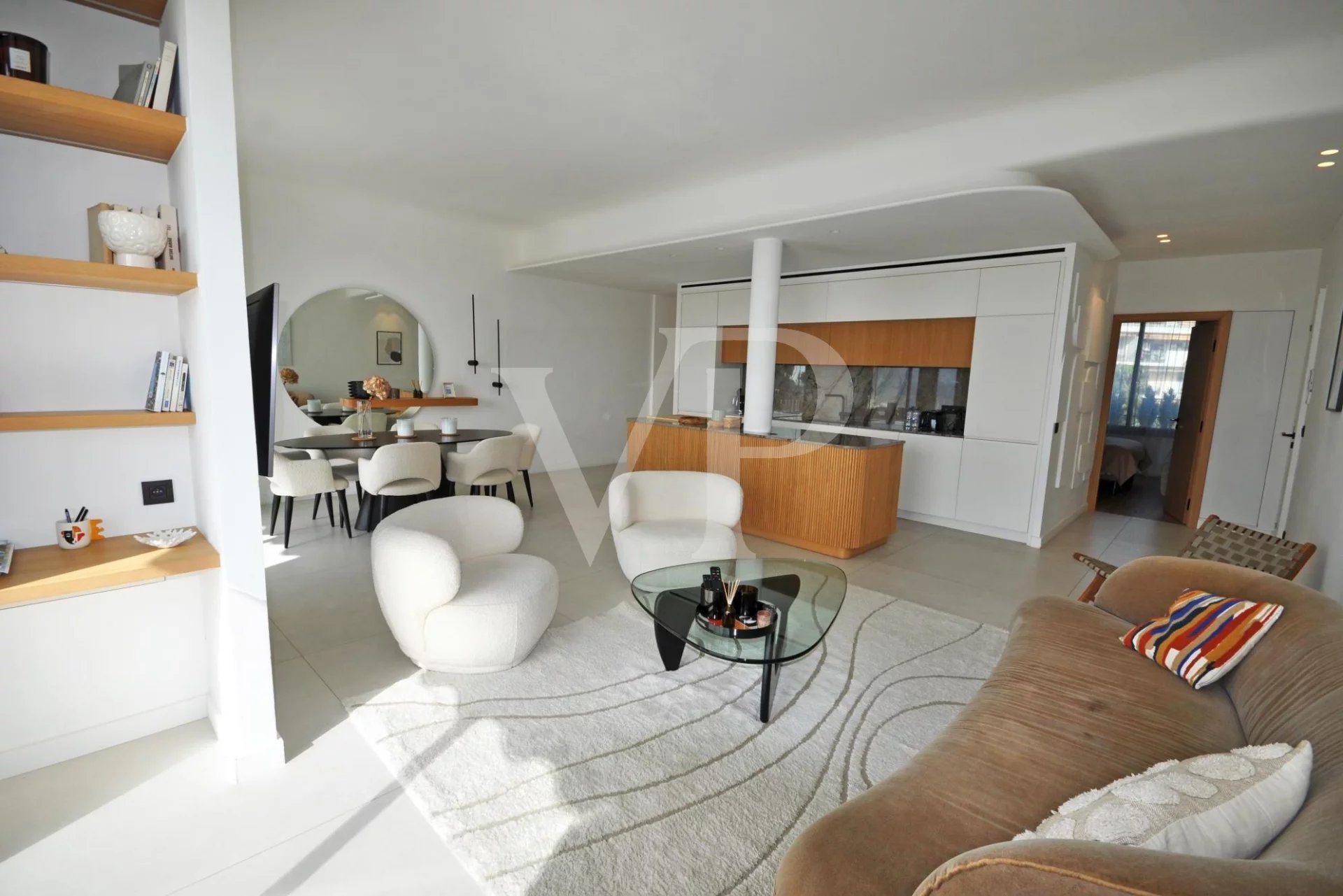 Cannes Croisette Elegante Vier Zimmer Wohnung mit Meerblick