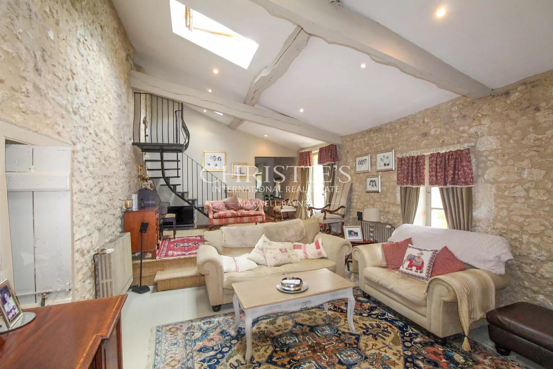 5 Bedroom Villa/Townhouse's Image 10