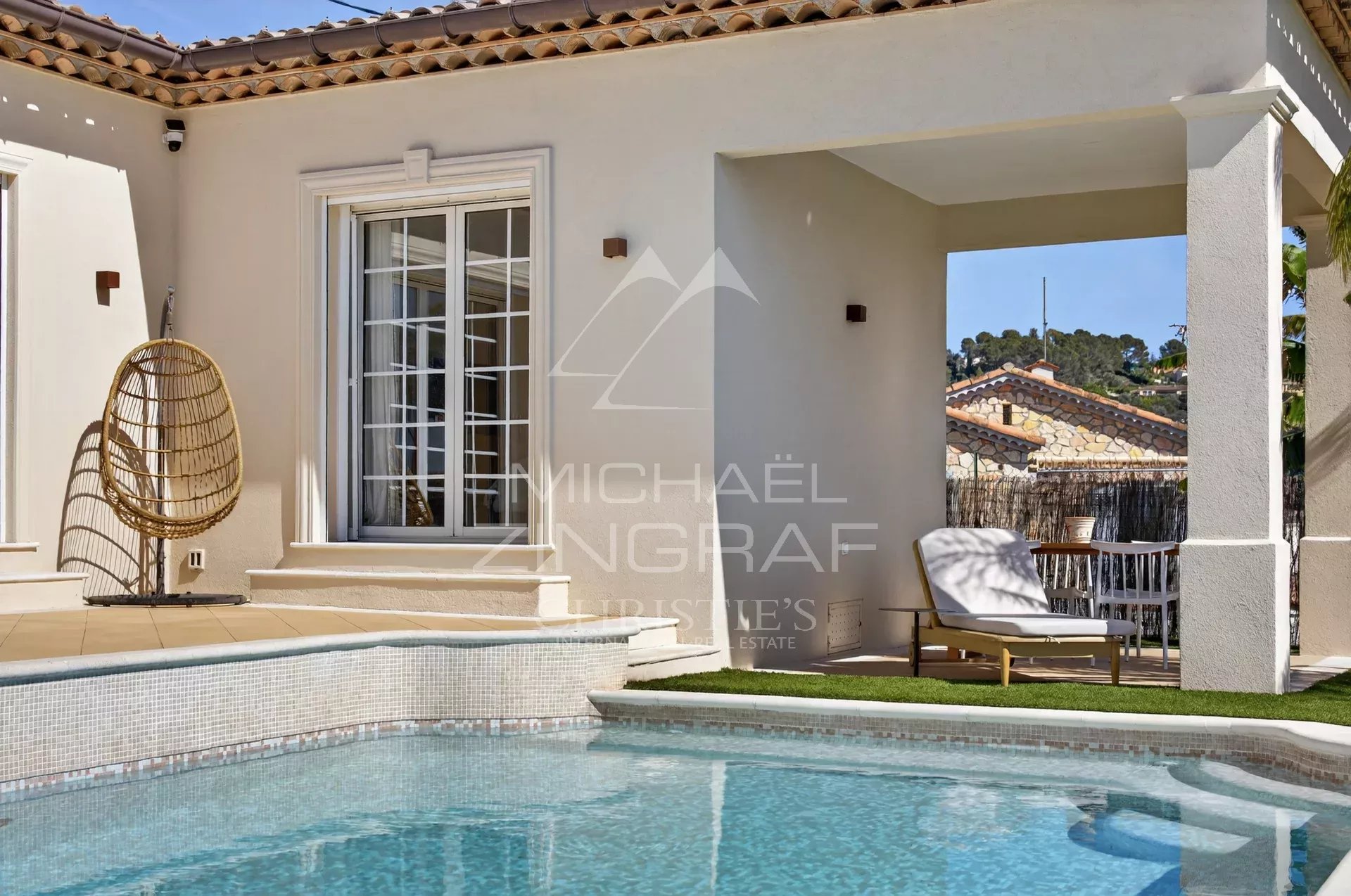 5 Bedroom Villa/Townhouse's Image 3