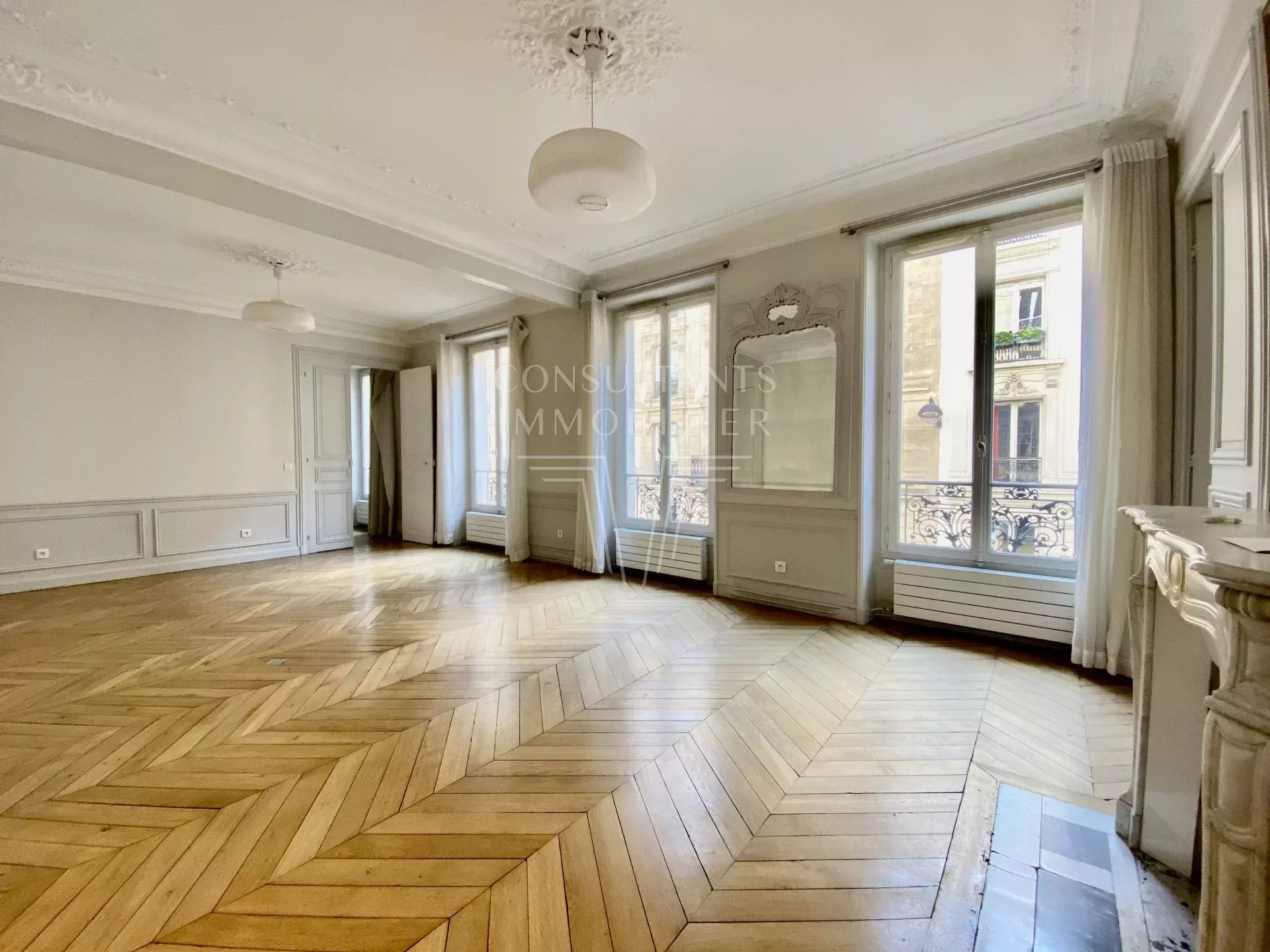 Location Appartement Paris 8ème