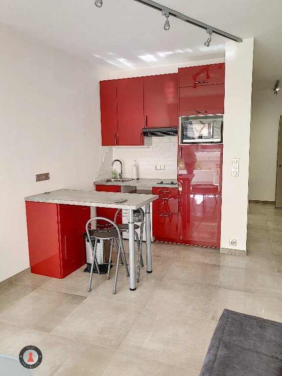 LOCATION ETUDIANTE STUDIO meublé 26m² Refait à neuf pour étudiant - Photo 5