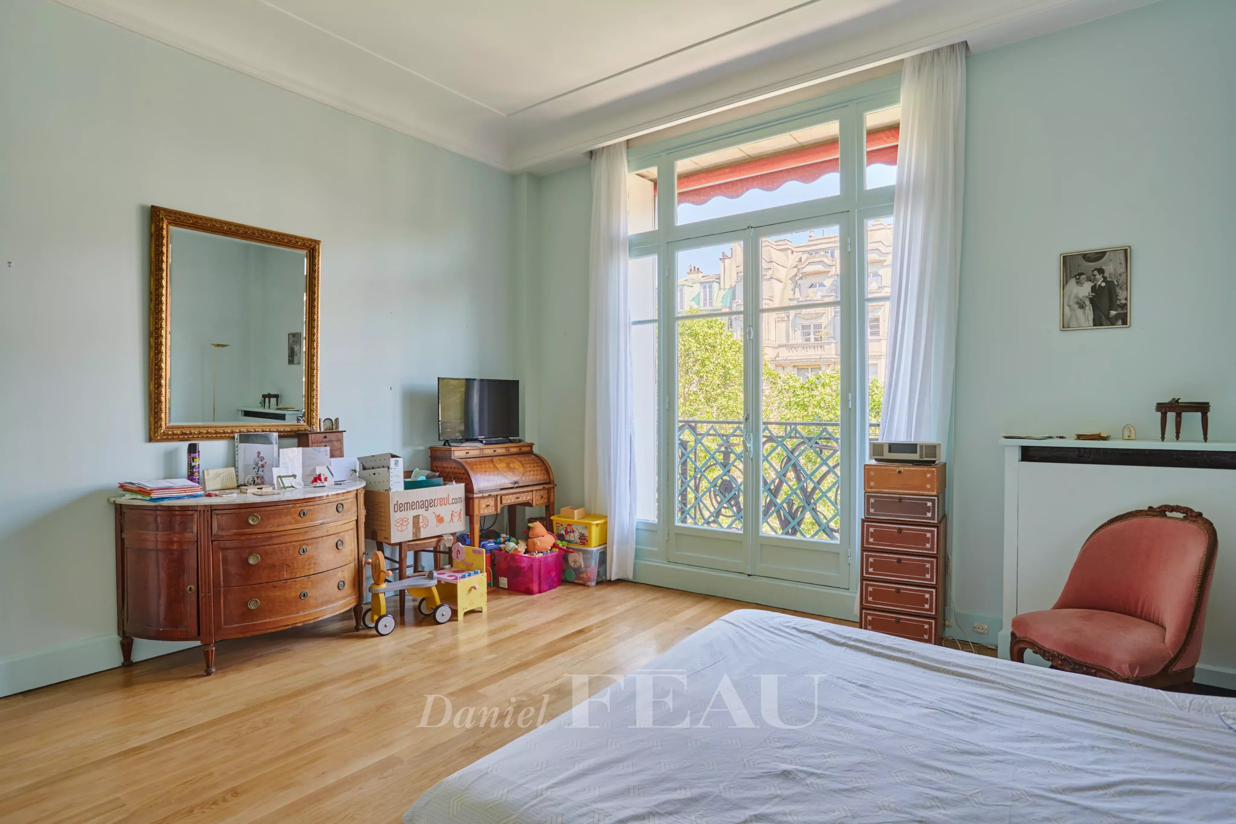 Sale Apartment Paris 7th