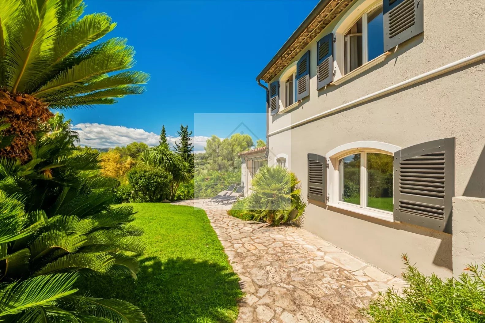 Superbe villa neuve de style provençal – Vue panoramique & intimité absolue — photo 28