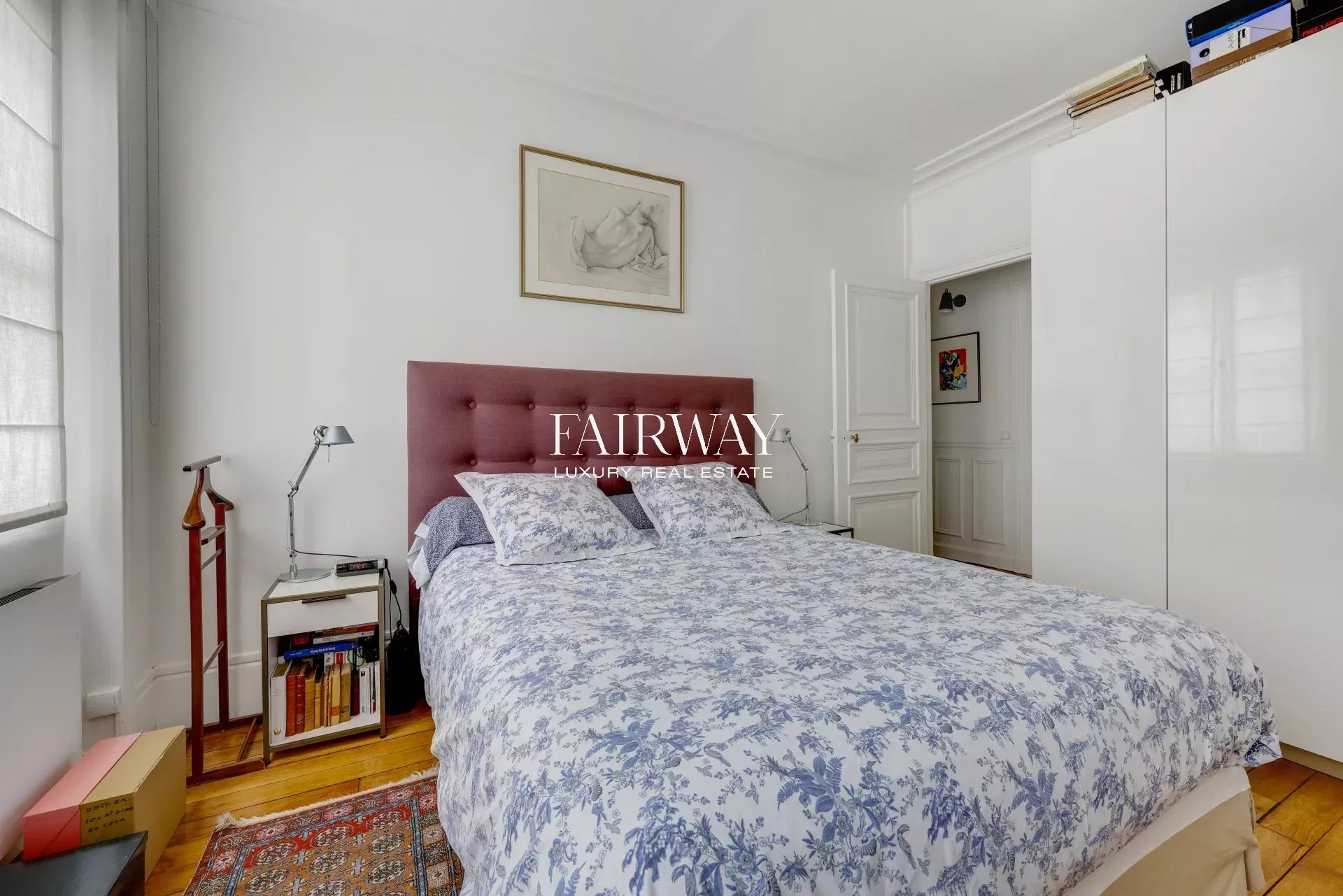 Paris 8e – pied à terre lumineux 75 m², parquet et moulures