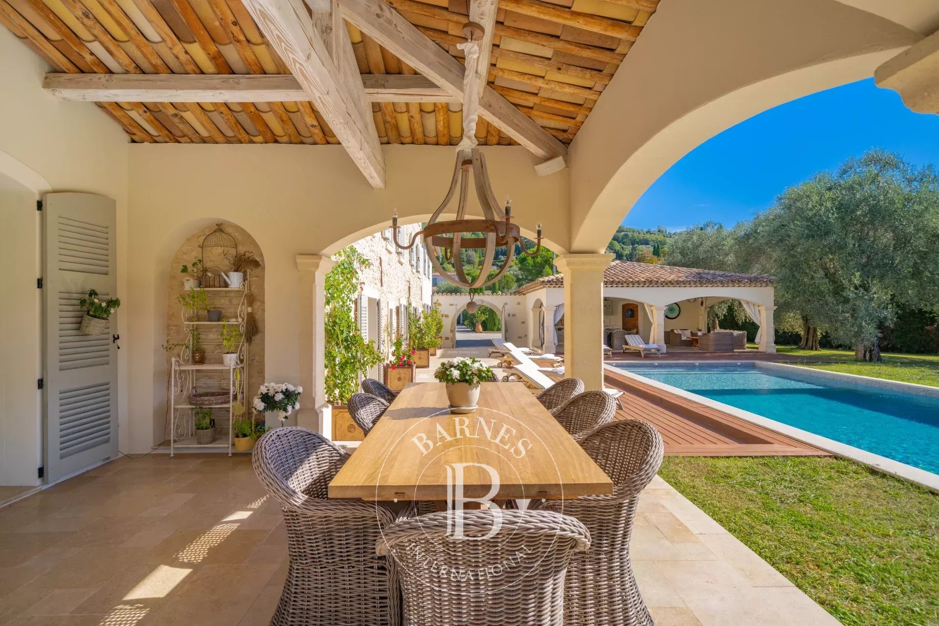 Ev Mougins - picture 12