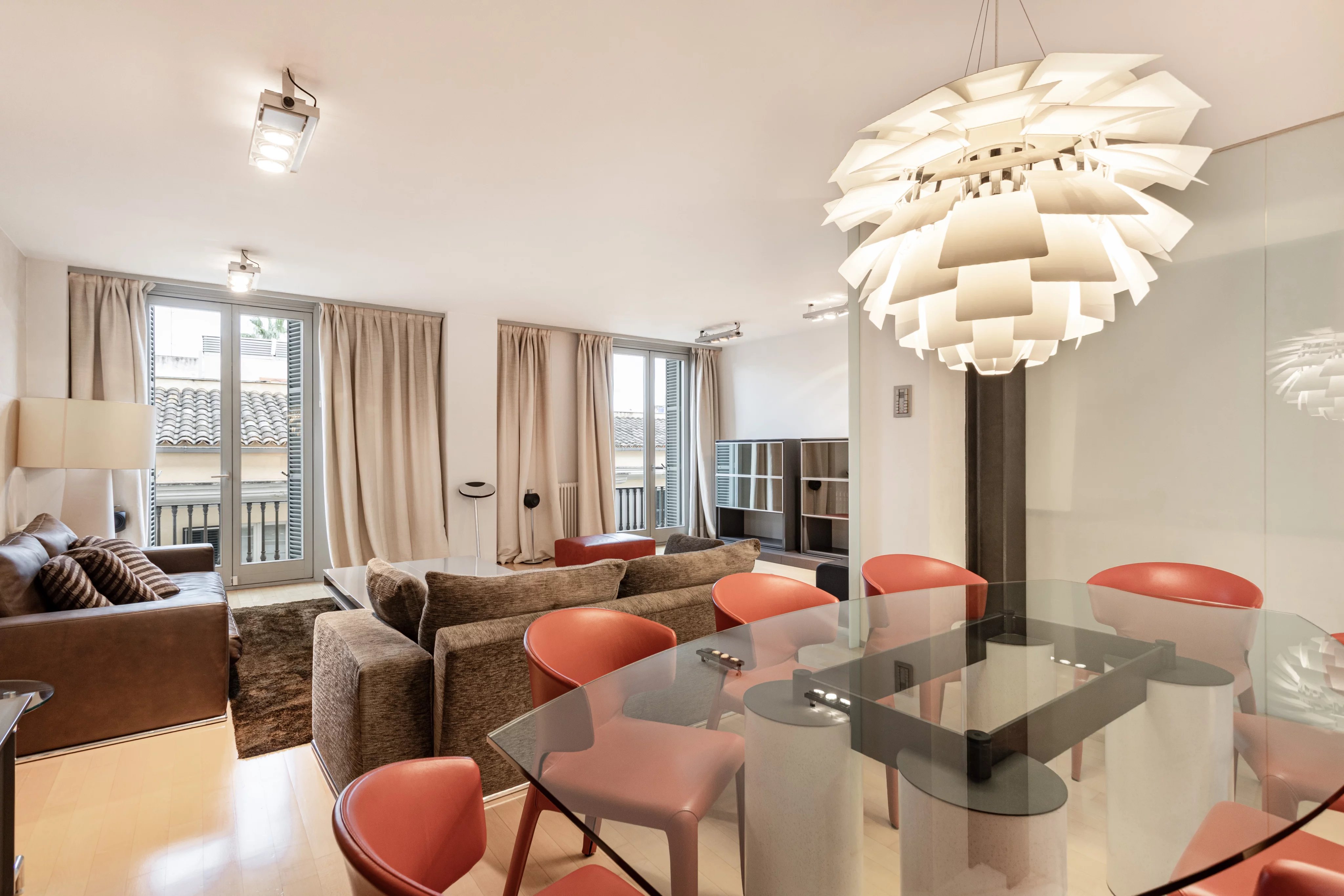 Elegant Duplex on the Prestigious Calle Sant Jaume