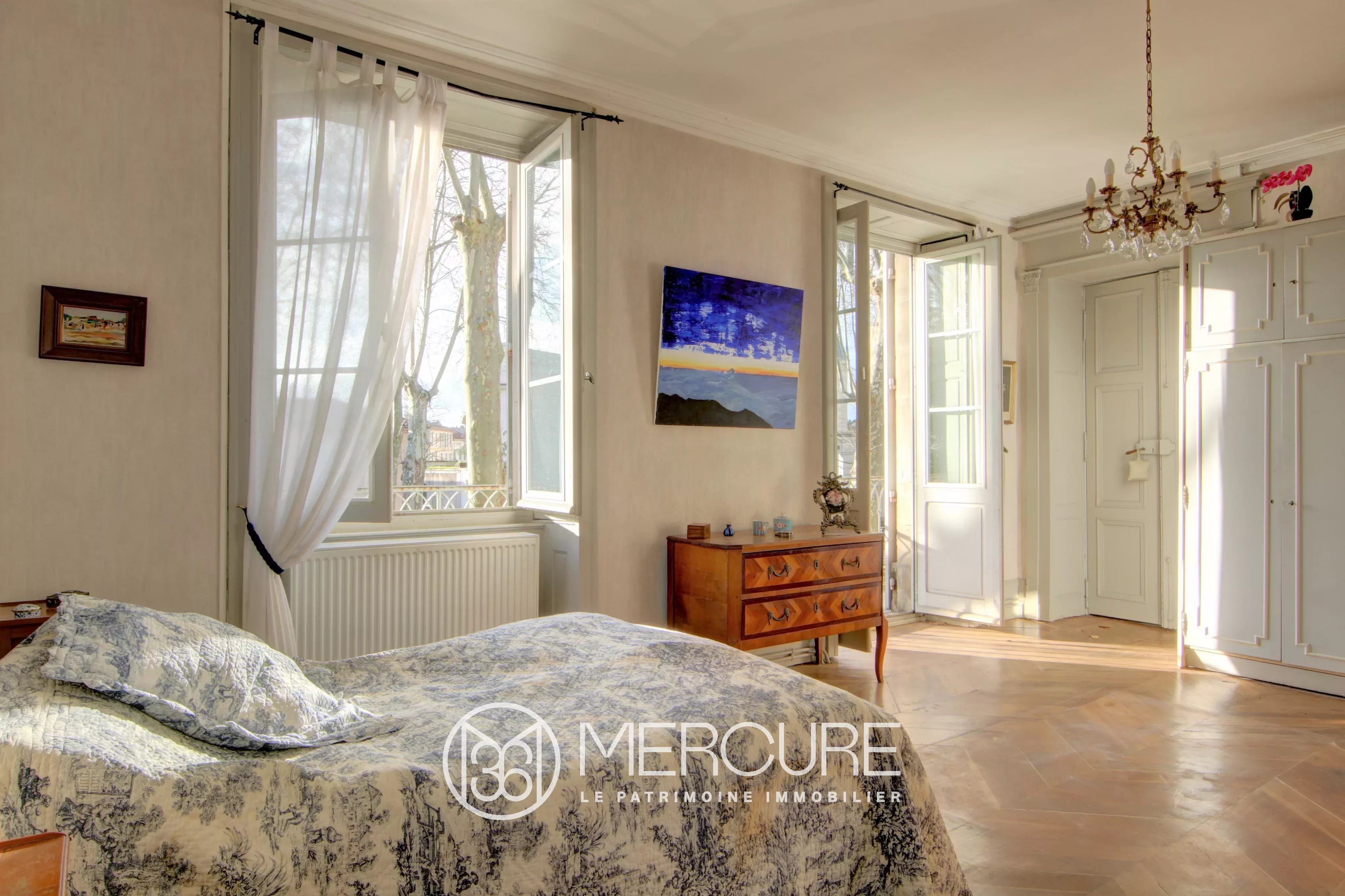 PRESTIGE 6-ROOM APARTMENT – GARDEN - 8143TS