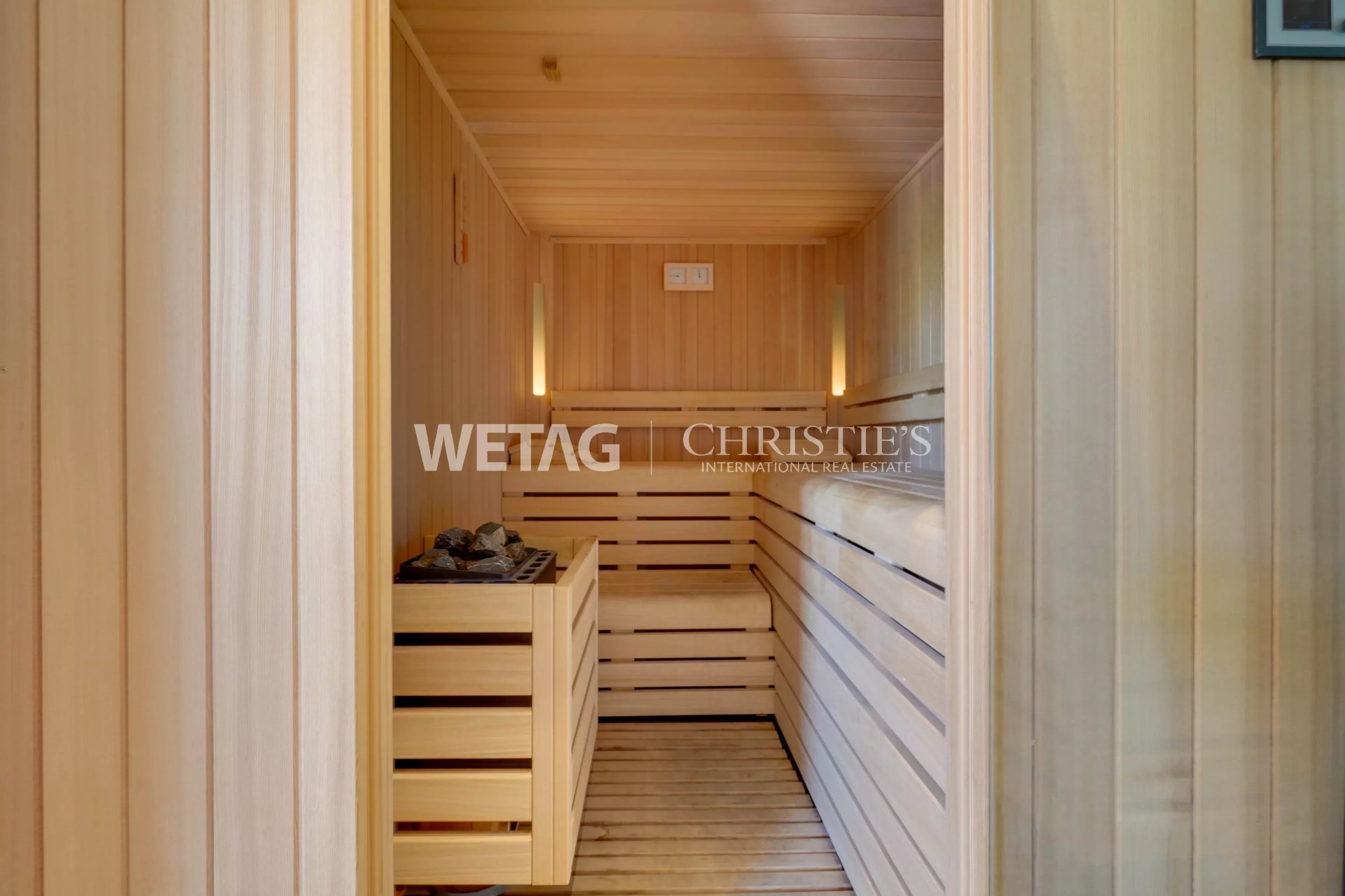 2 Bedroom Apartment/Flat's Image 7