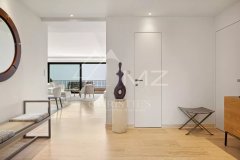 Contemporary 4-room apartment with panoramic sea view — photo 5 of 7