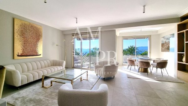 Cannes Croisette - View over the sea and the Port Canto — photo 3