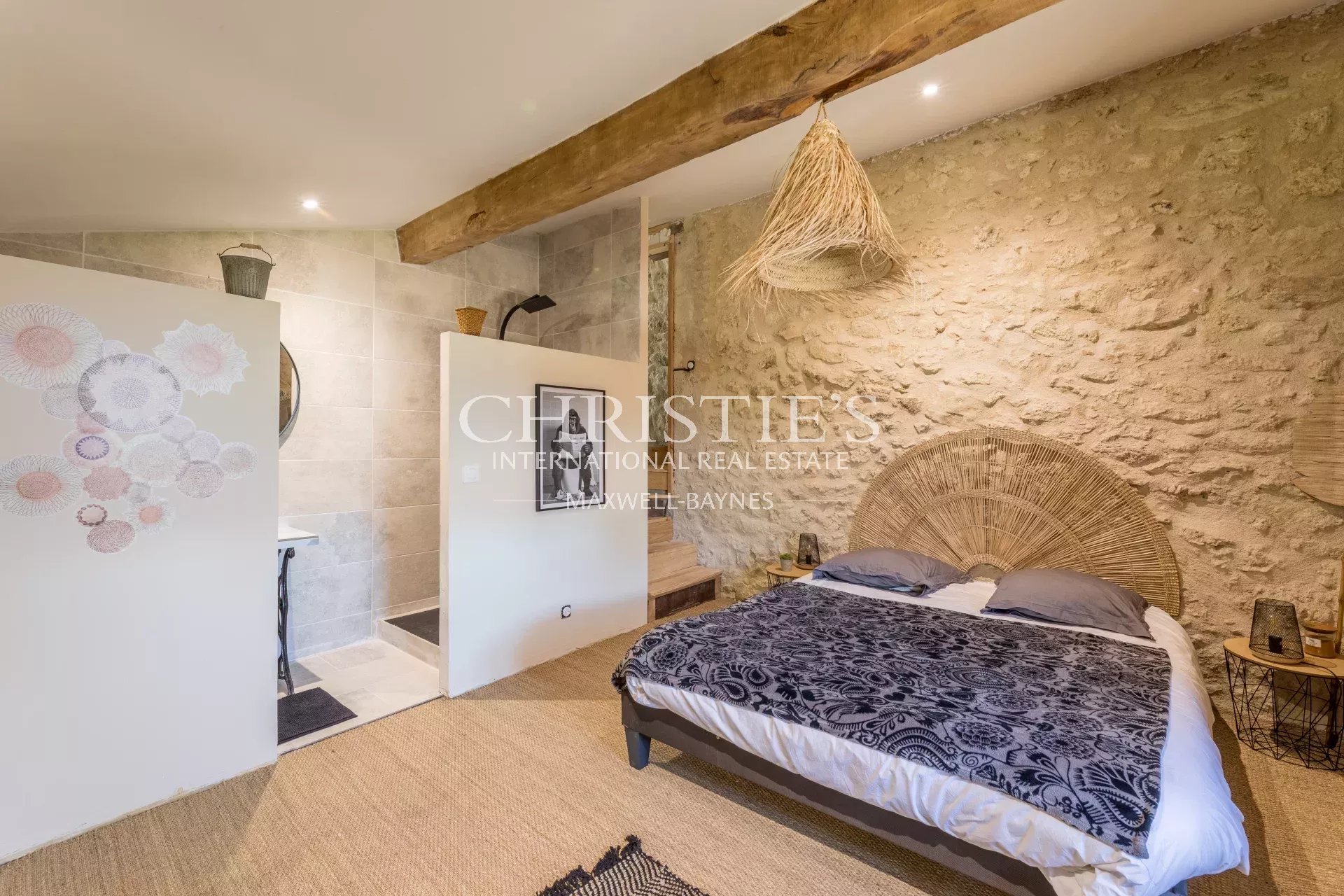 7 Bedroom Villa/Townhouse's Image 25