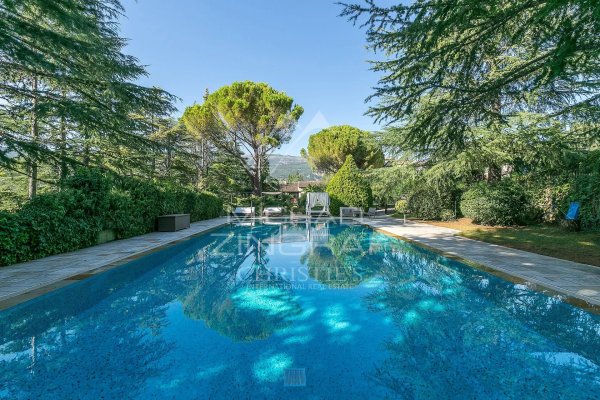 Legacy Estate in Grasse: Luxury 13-Bedroom Villa Near Cannes — photo 2