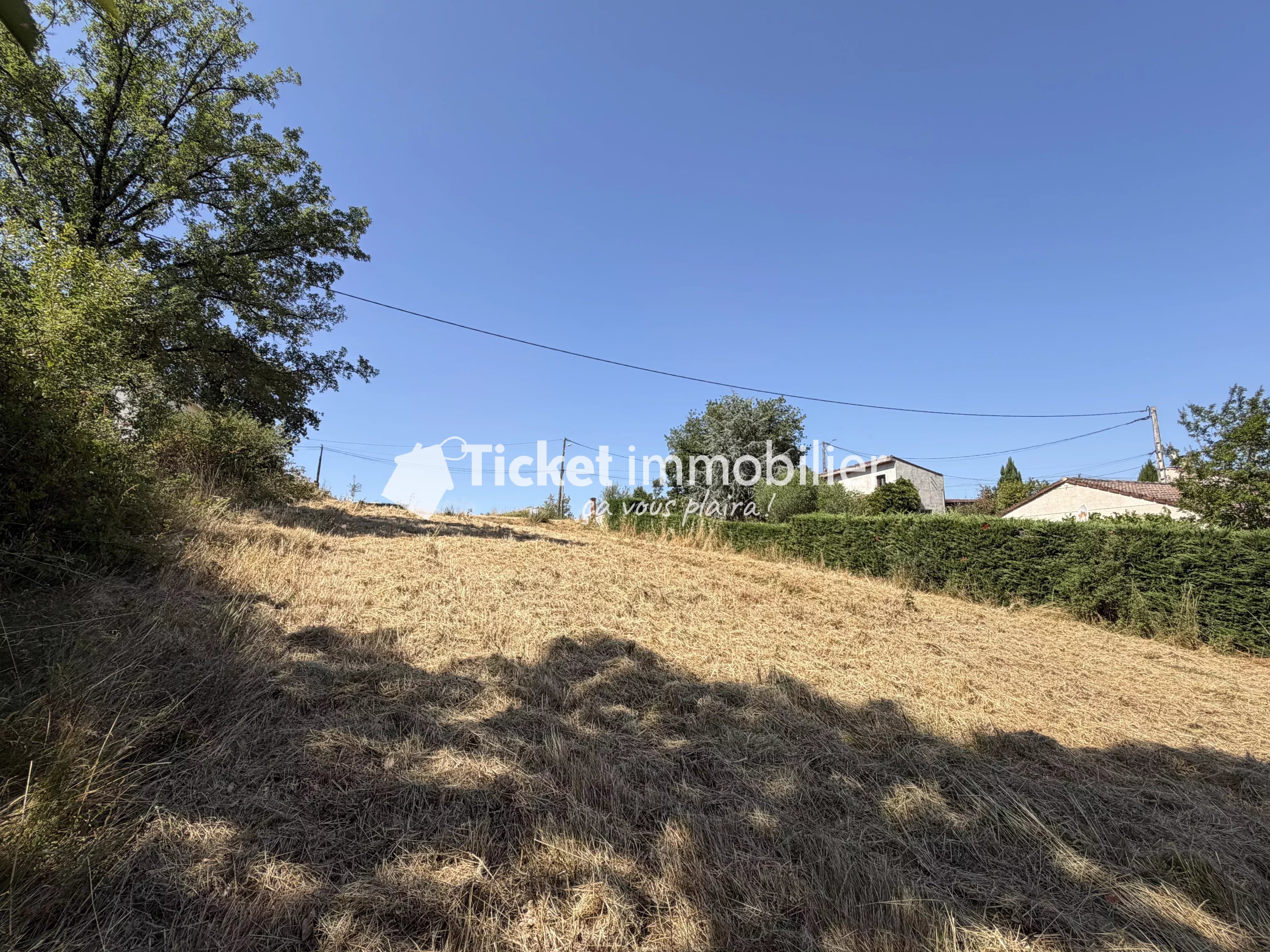 TERRAIN CONSTRUCTIBLE 900m2 DAUX NON VIABILISE LIBRE DE CONSTRUCTEUR — photo 7