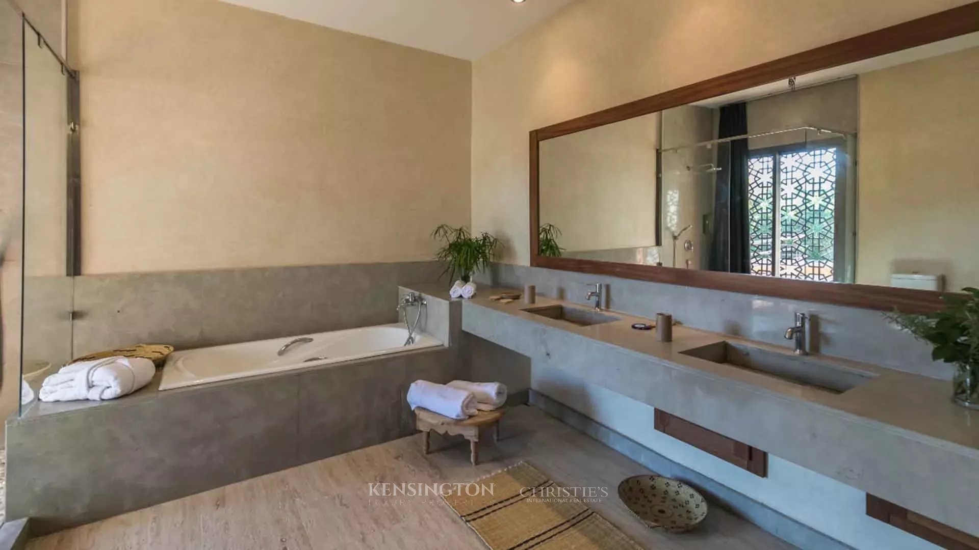 6 Bedroom Villa/Townhouse's Image 28